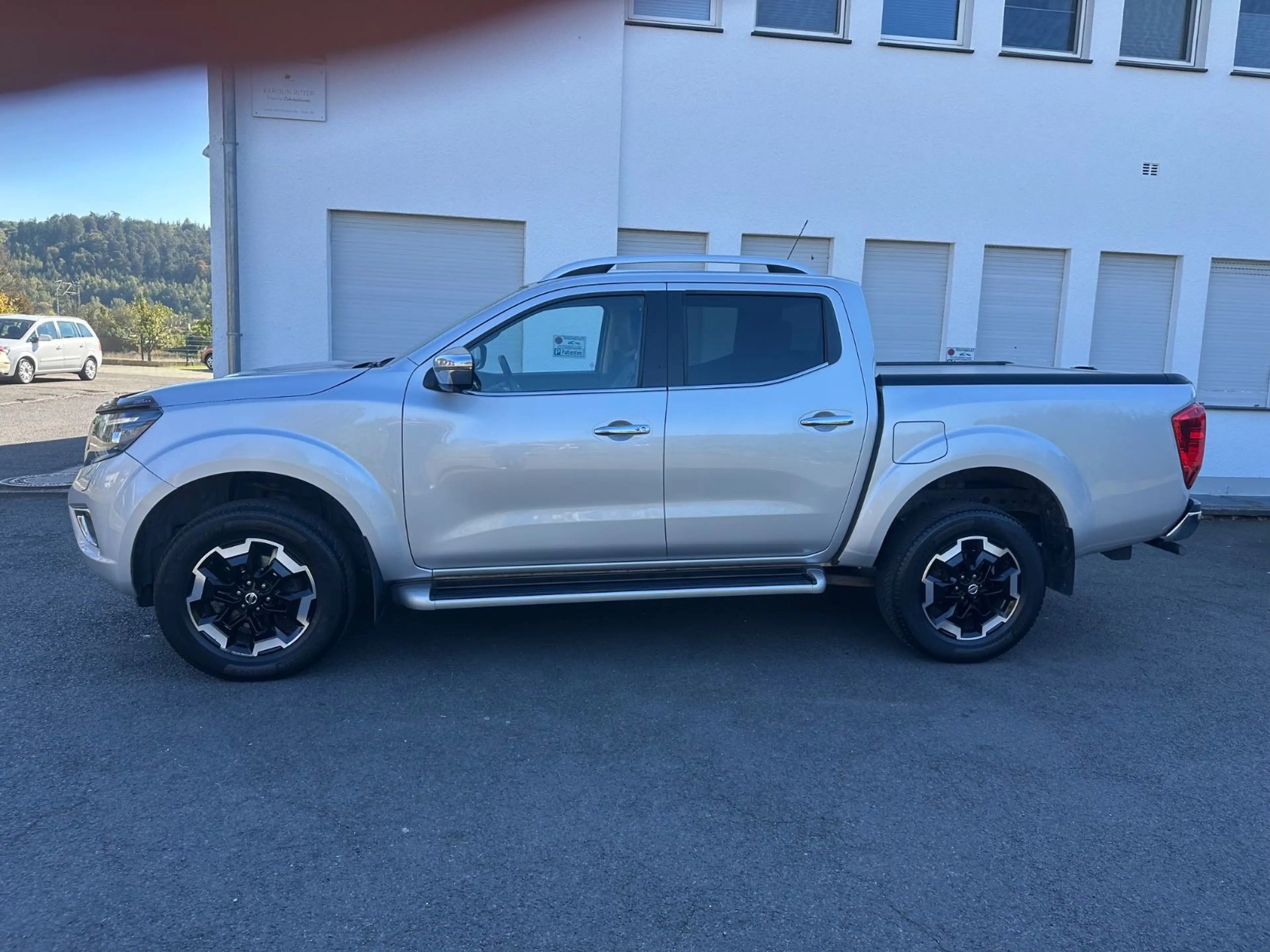 Nissan Navara NP300 Tekna Double Cab 4x4 — photo 10