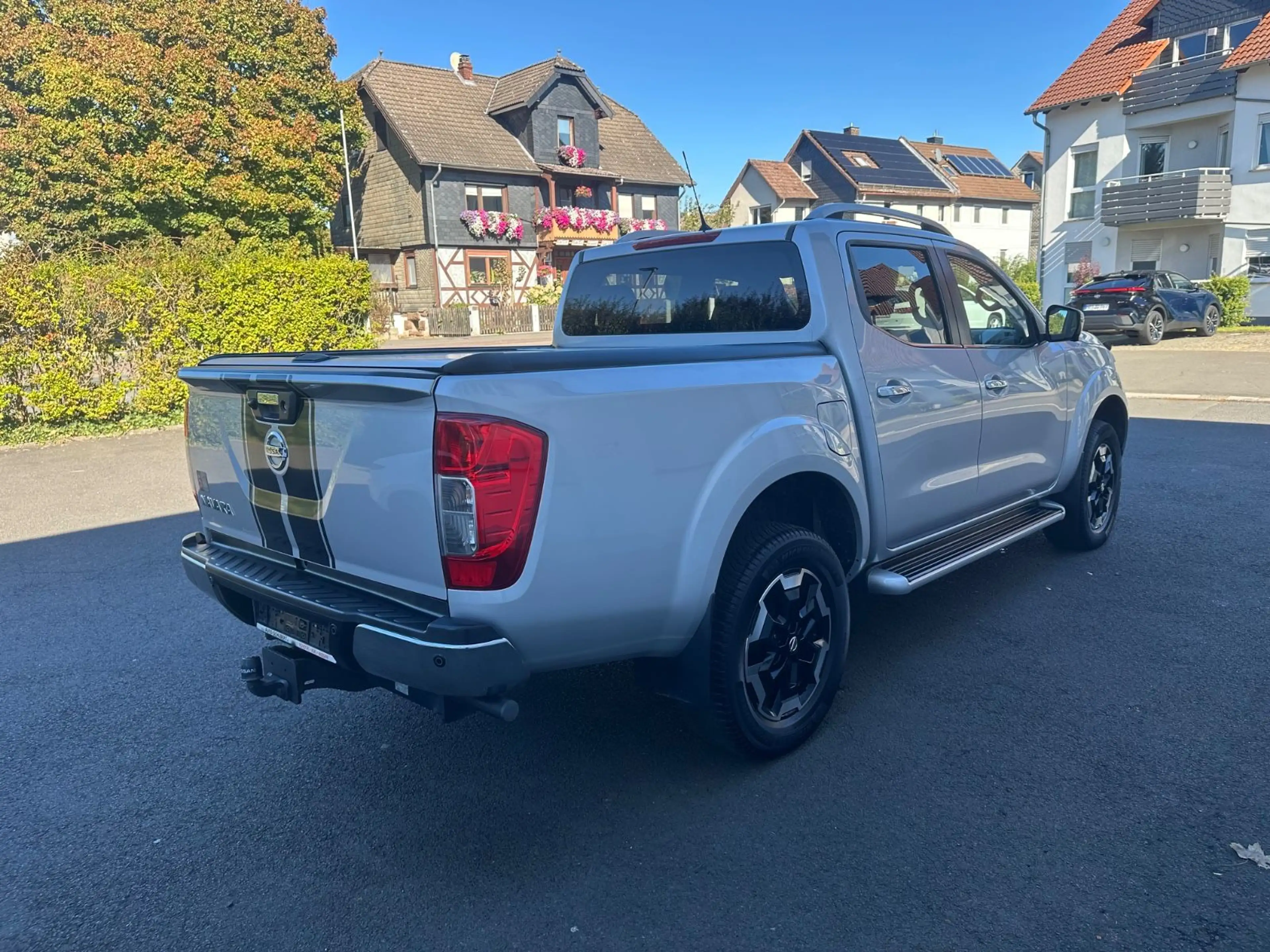 Nissan Navara NP300 Tekna Double Cab 4x4 — photo 8