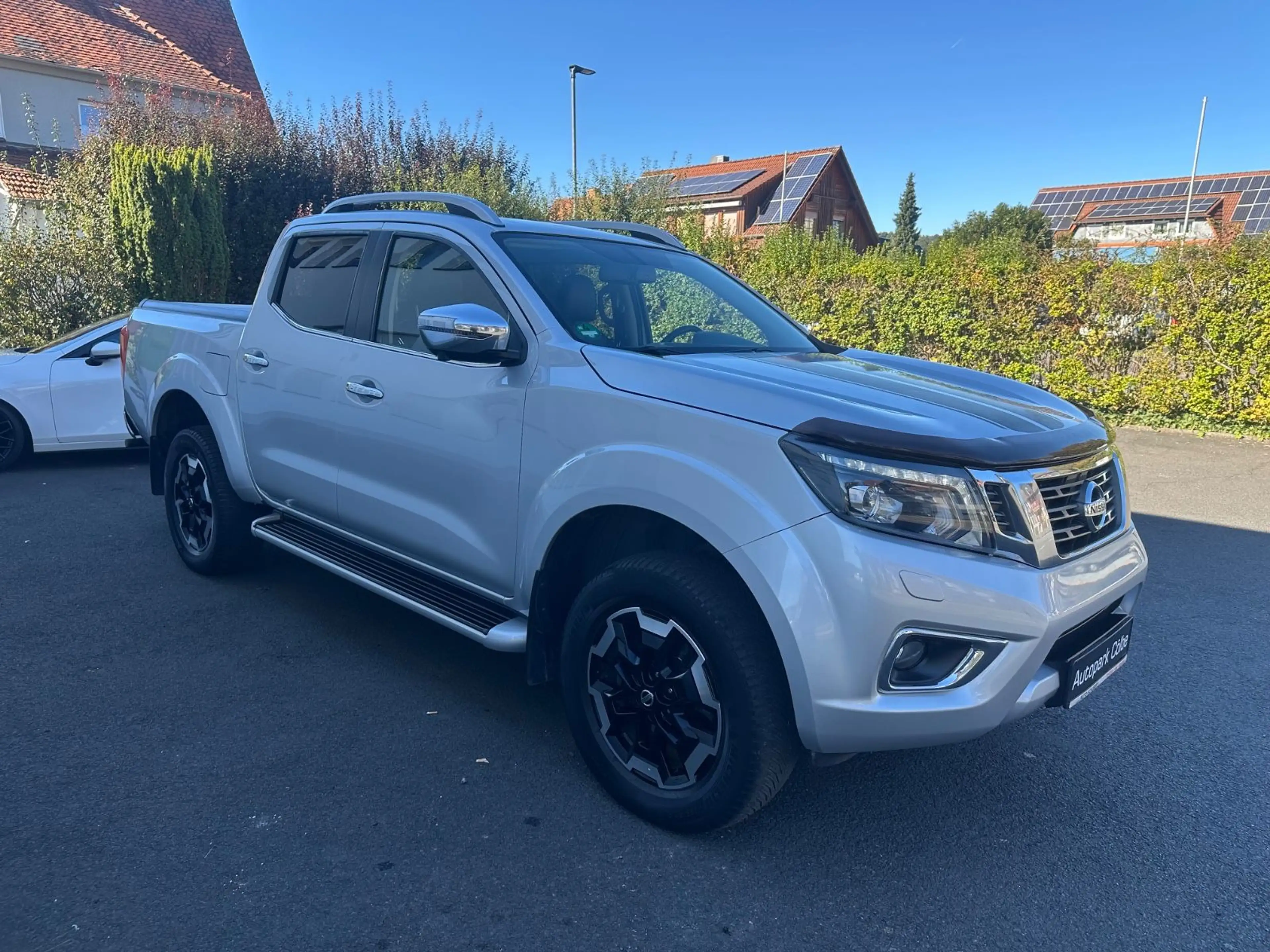 Nissan Navara NP300 Tekna Double Cab 4x4 — photo 7