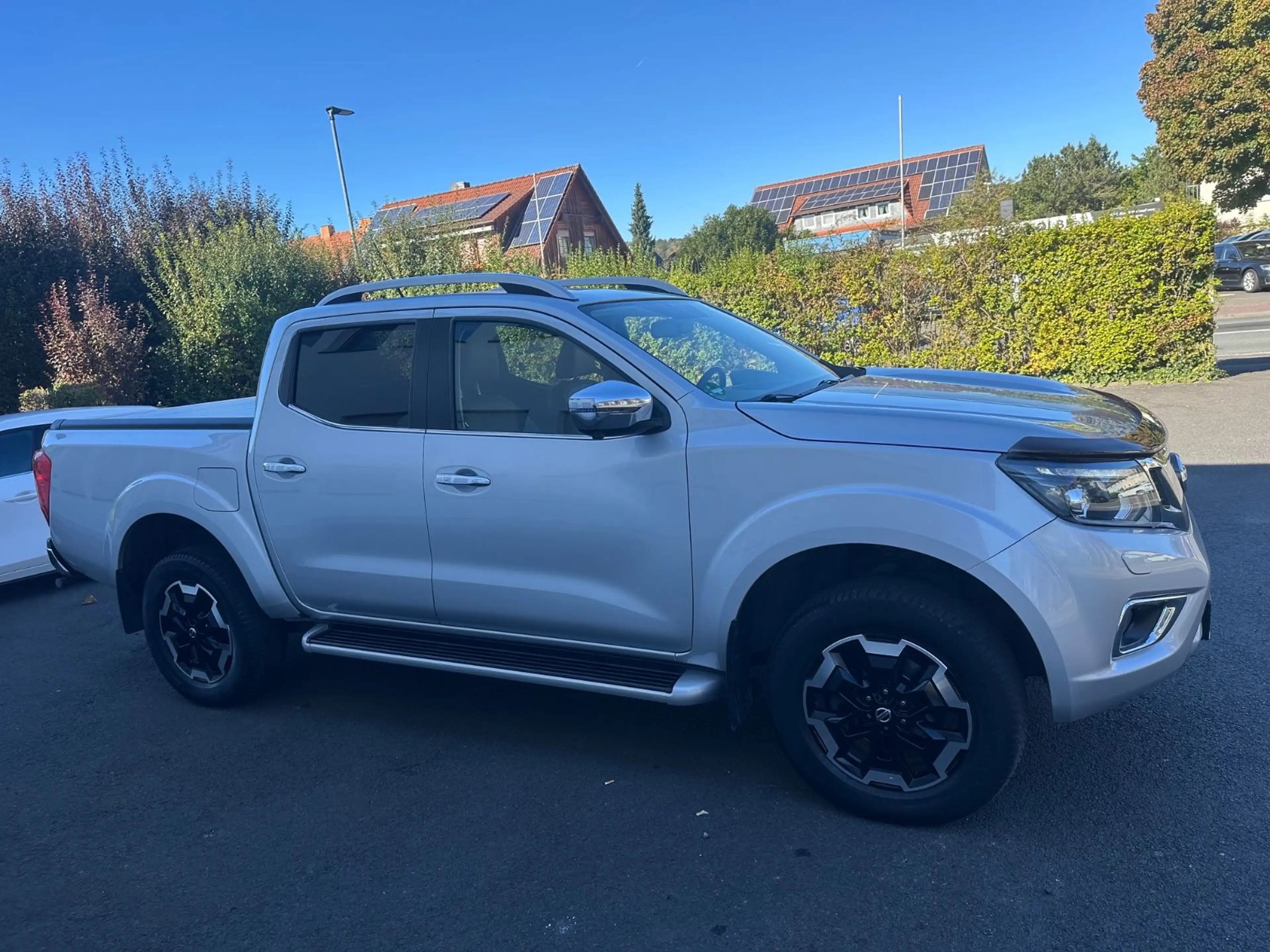 Nissan Navara NP300 Tekna Double Cab 4x4 — photo 11