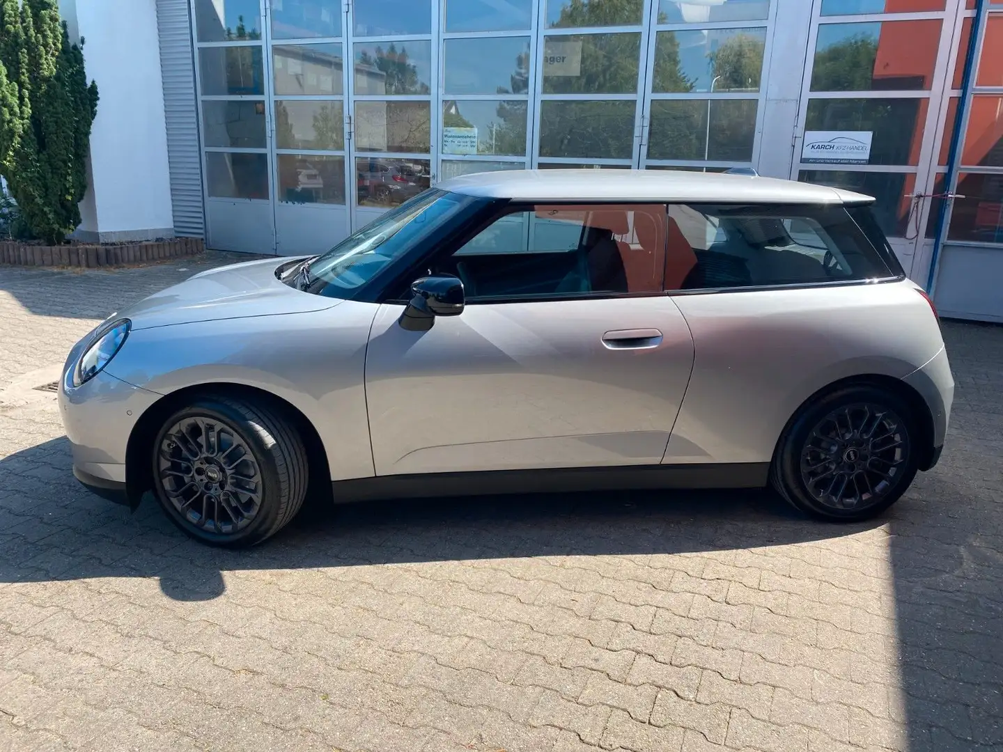MINI Cooper E BEV Essential Trim Plateado - 2