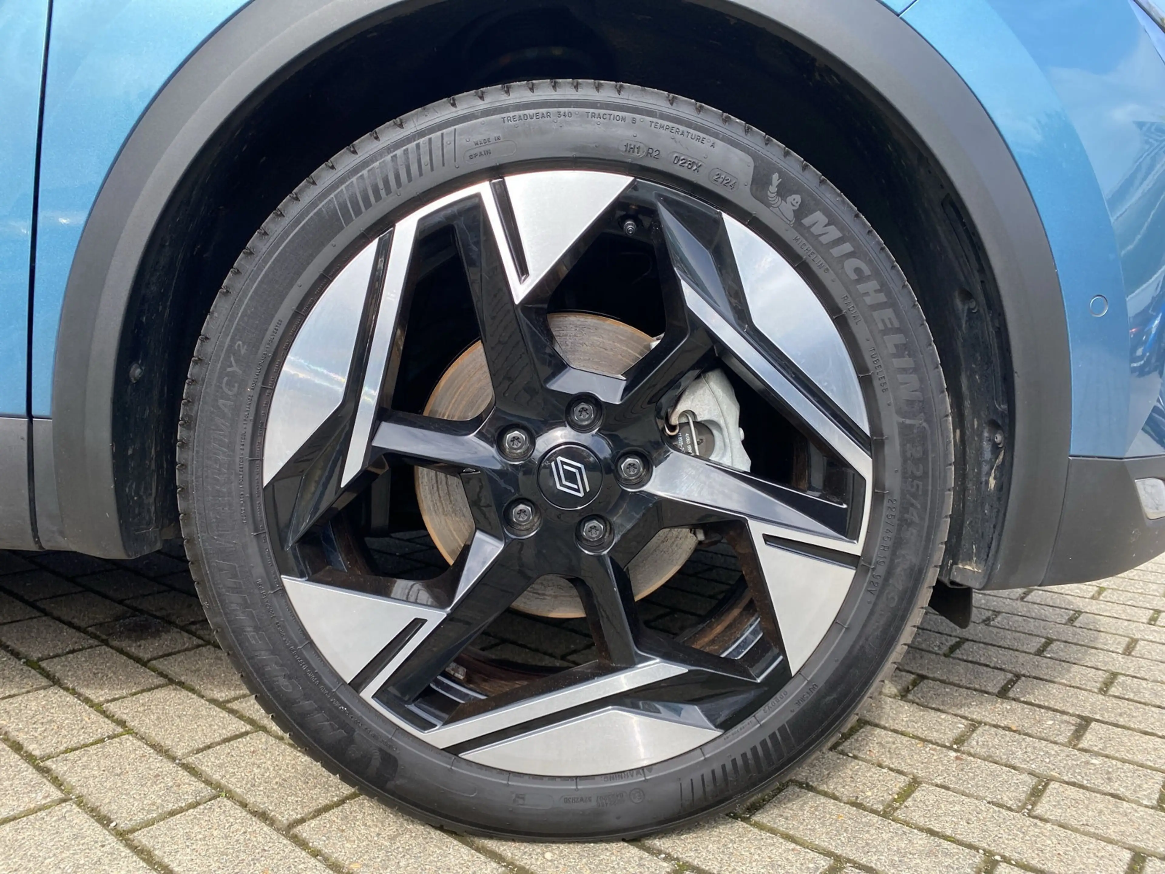 Renault Symbioz Iconic 1.6 E-TECH Full Hybrid 145 360° — photo 14