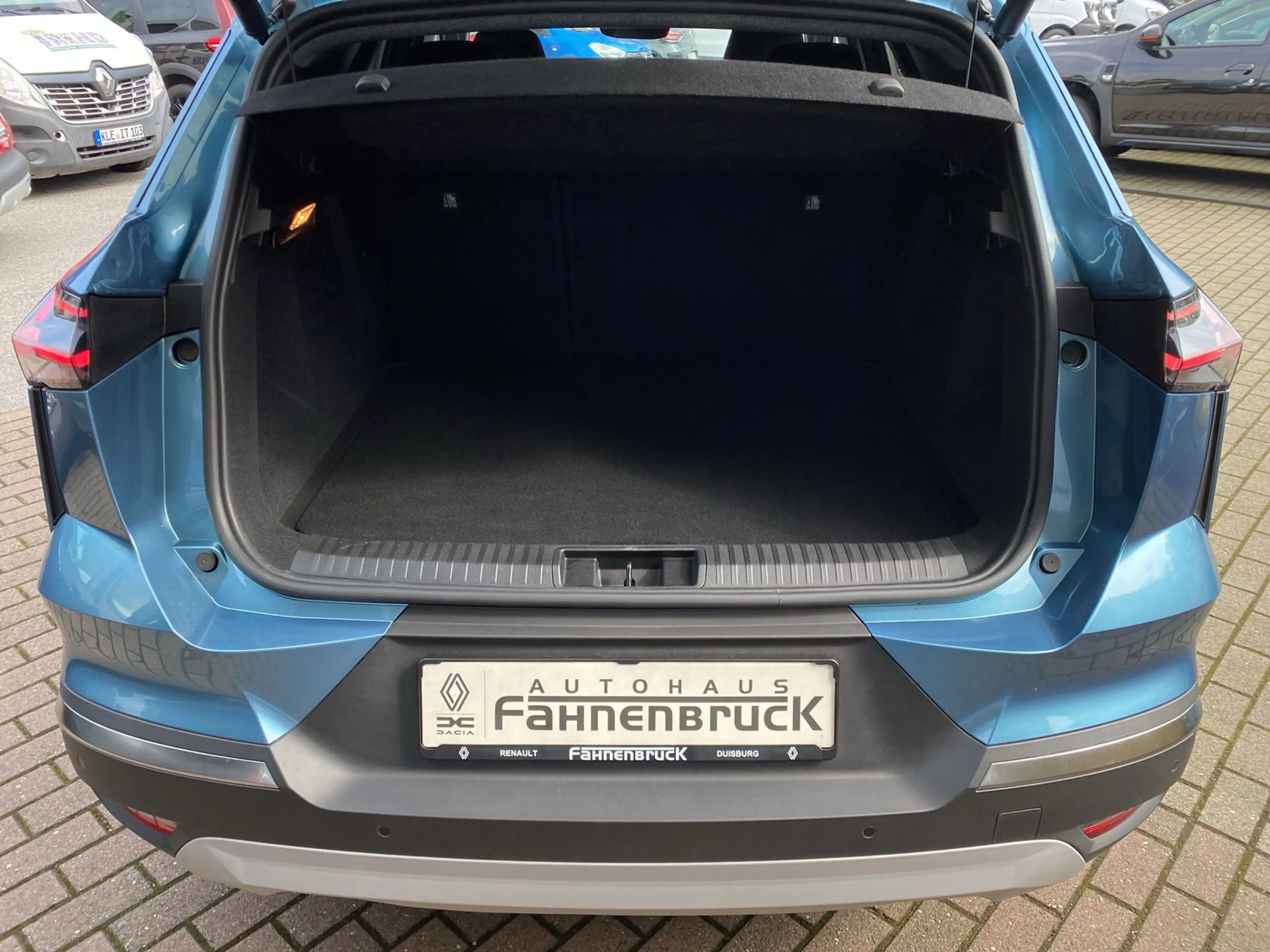 Renault Symbioz Iconic 1.6 E-TECH Full Hybrid 145 360° — photo 8