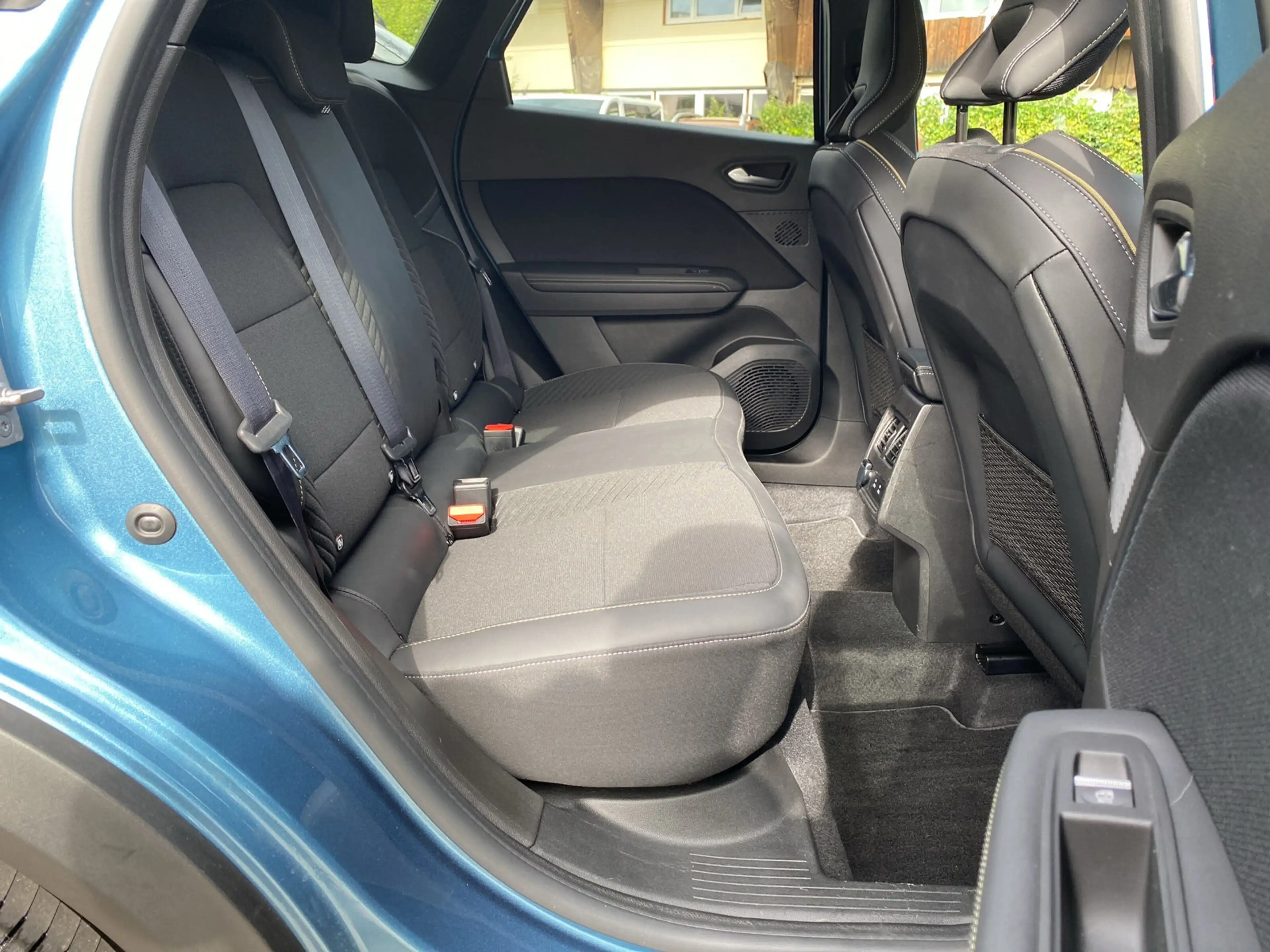 Renault Symbioz Iconic 1.6 E-TECH Full Hybrid 145 360° — photo 12