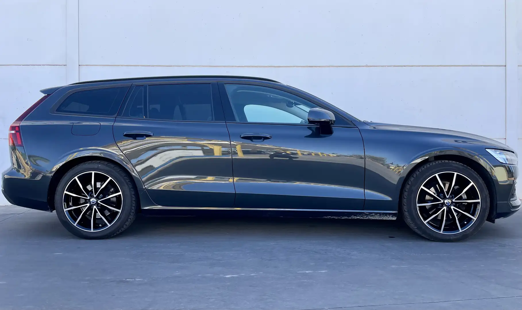 Volvo V60 2.0 d3 Business geartronic PELLE TOTALE - 1