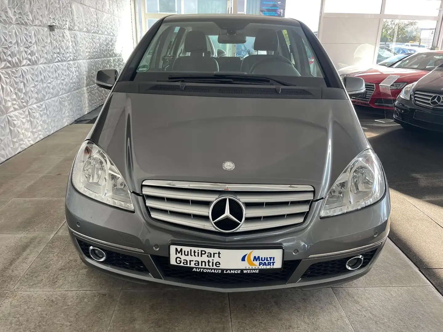Mercedes-Benz A 200 Avantgarde Navi PDC Tempomat Sitzheiz. Grau - 2