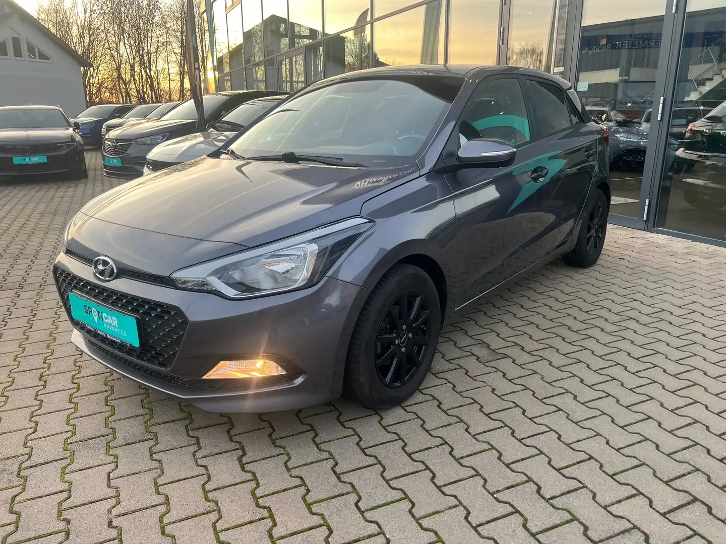 Hyundai i20 Pure Gri - 1