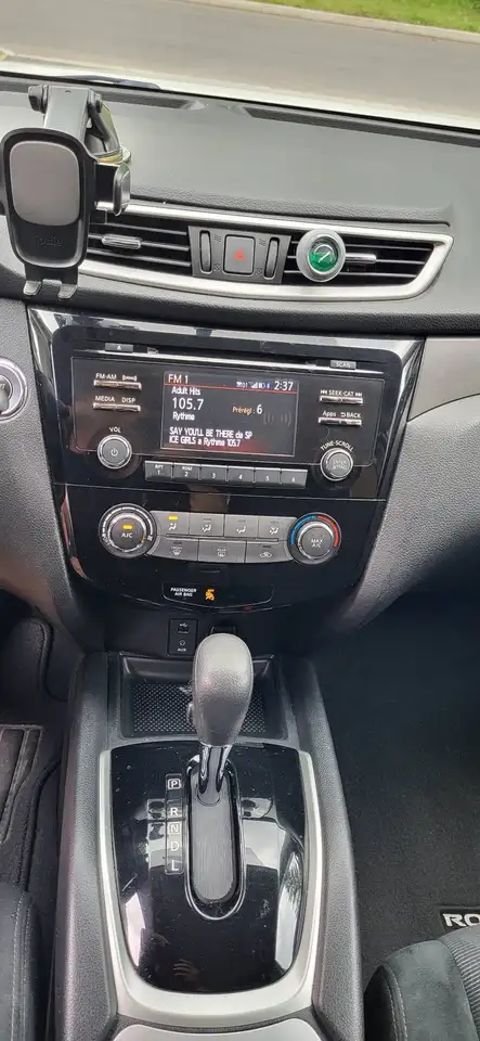 Nissan Rogue снимка Nissan Rogue