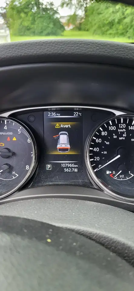 Nissan Rogue снимка Nissan Rogue