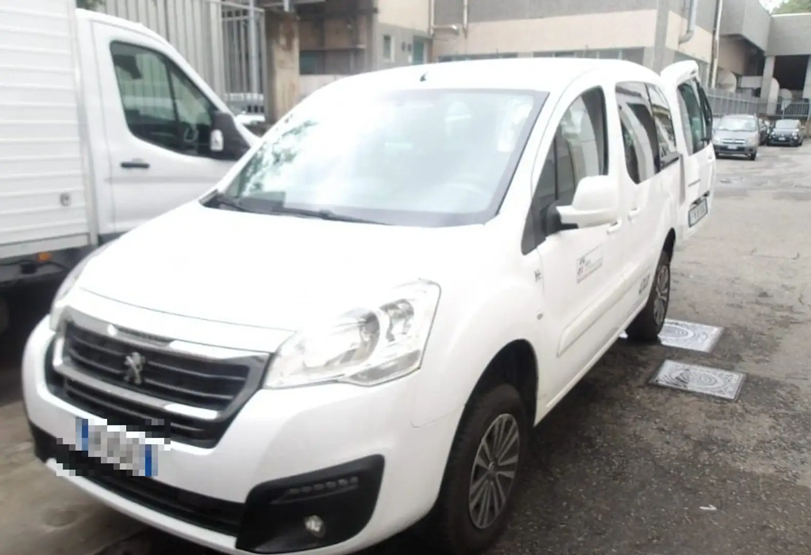 Peugeot Partner Tepee BlueHDi 100 4x4 Active Traction Control Mini Blanco - 1