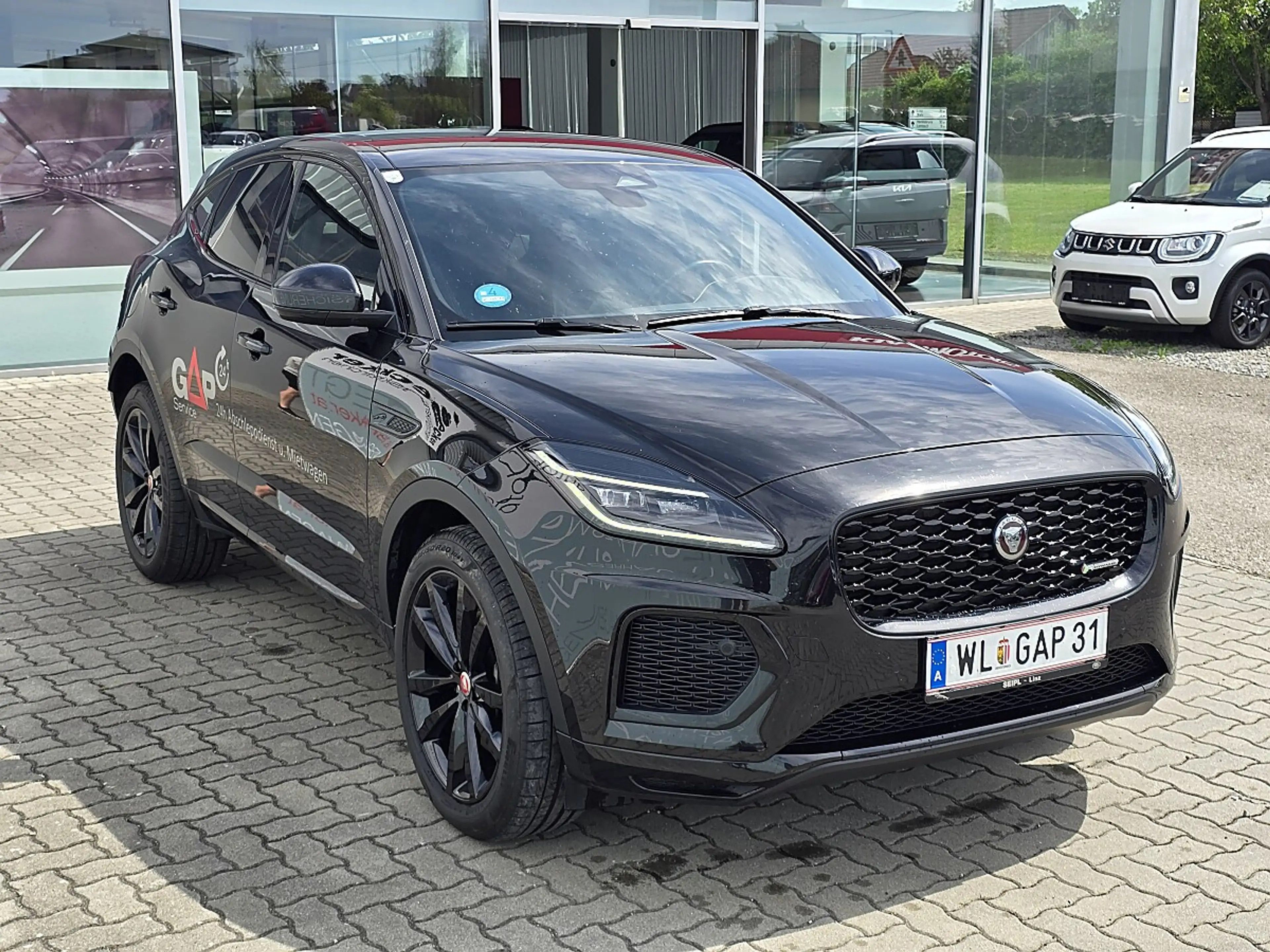 Jaguar E-Pace 2.0DI4 D165 AWD R-Dynamic SE Aut. — photo 2