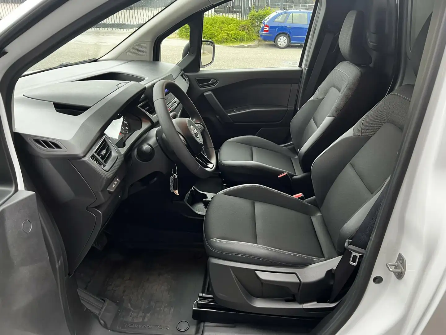 Nissan Townstar Business L1 45 kWh 1500 kg trekhgewicht Wit - 2