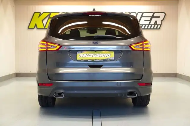 Ford S-Max view 5