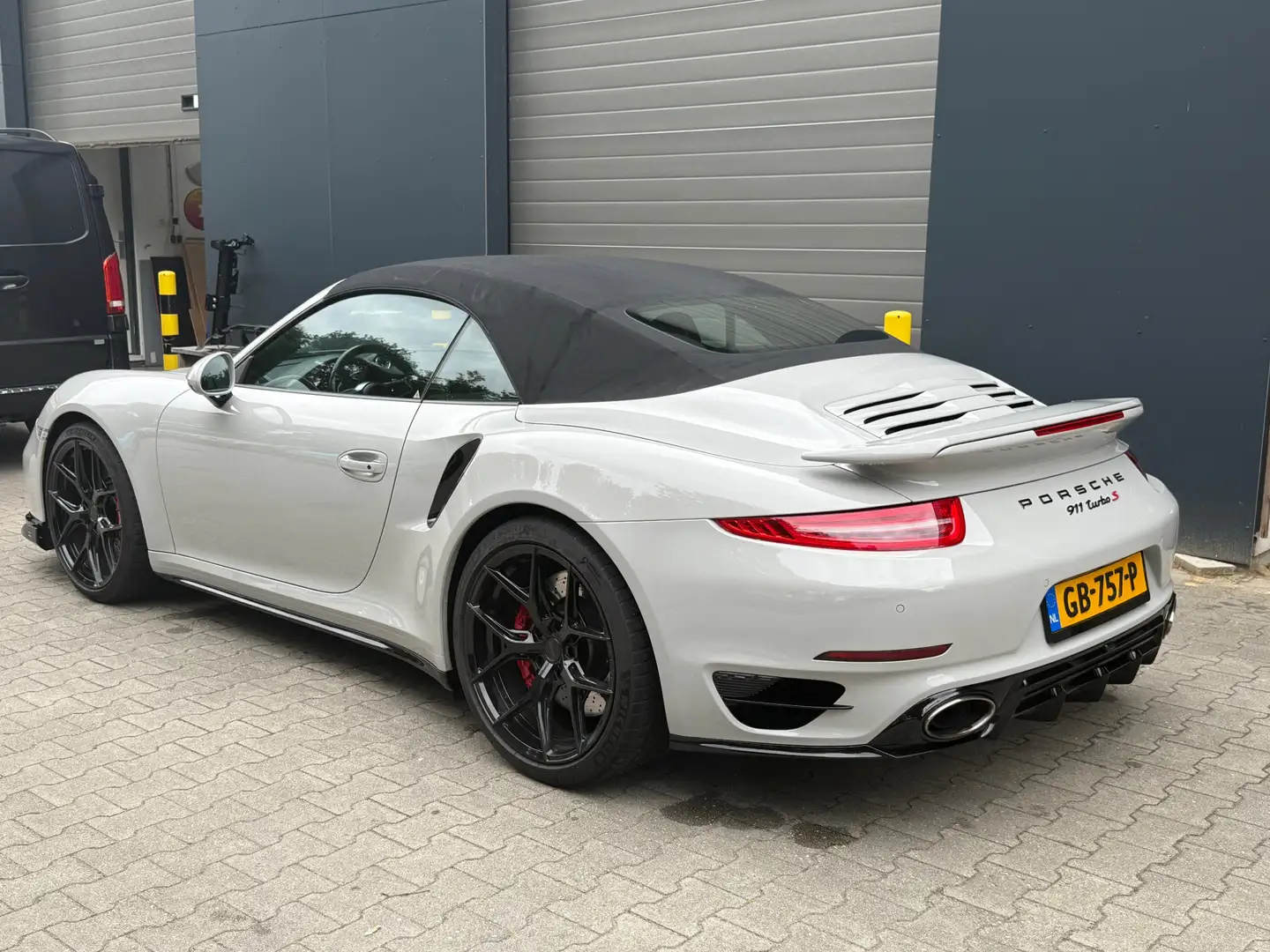 Porsche 991 Cabrio 3.8 Turbo 441kW/600pk PDK7 NL-AUTO!! AKRAPO Grijs - 2