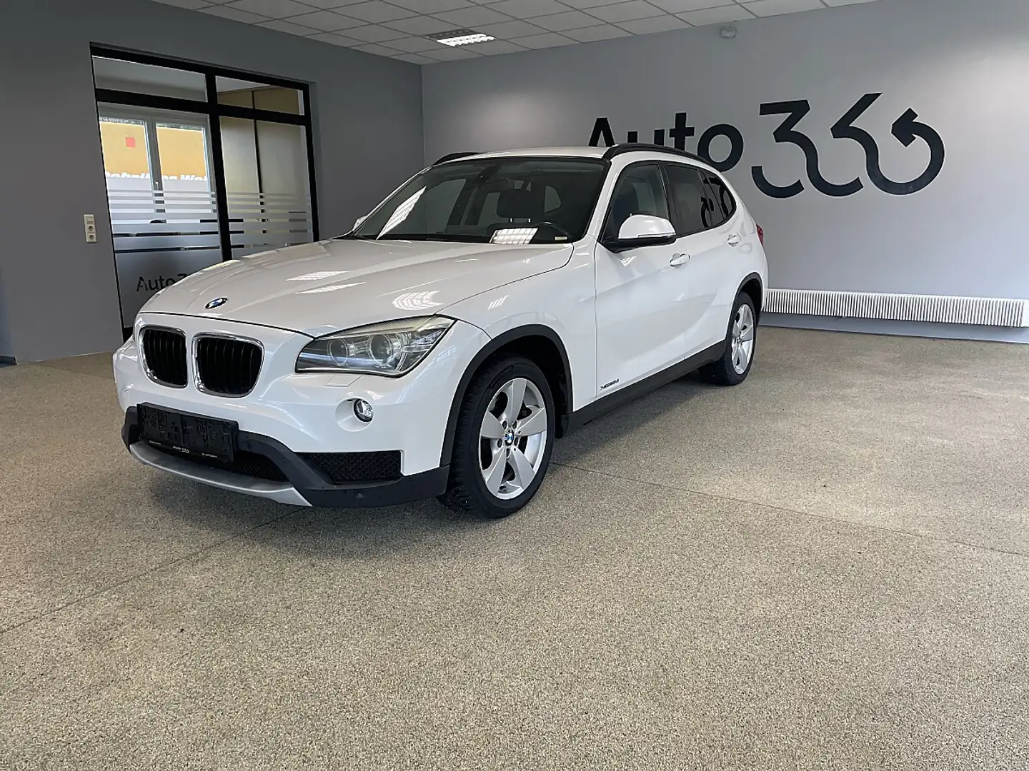 BMW X1 xDrive18d Aut. ****VERMITTLUNGSVERKAUF**** Weiß - 2