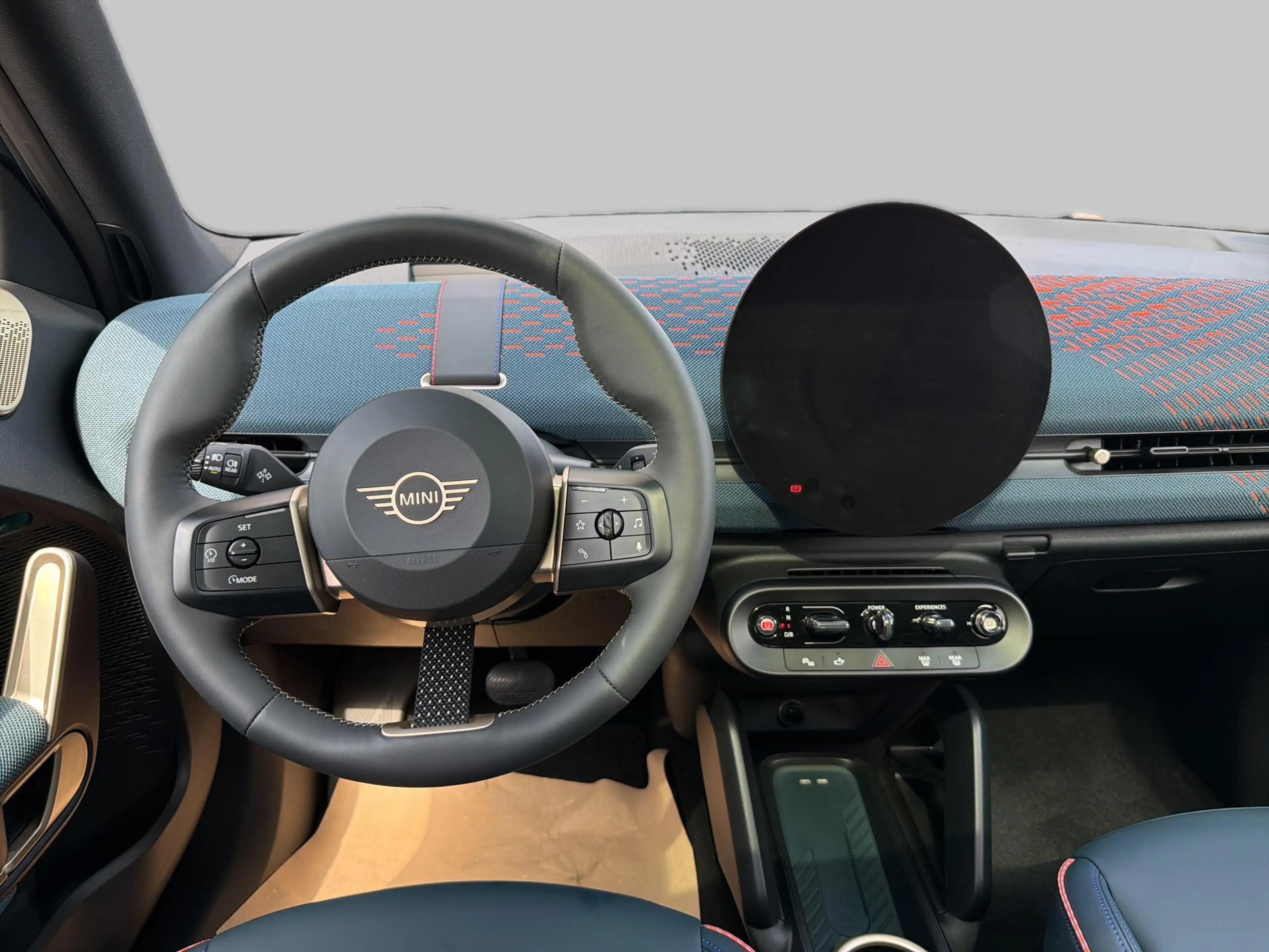 MINI Aceman Favoured Trim — photo 13