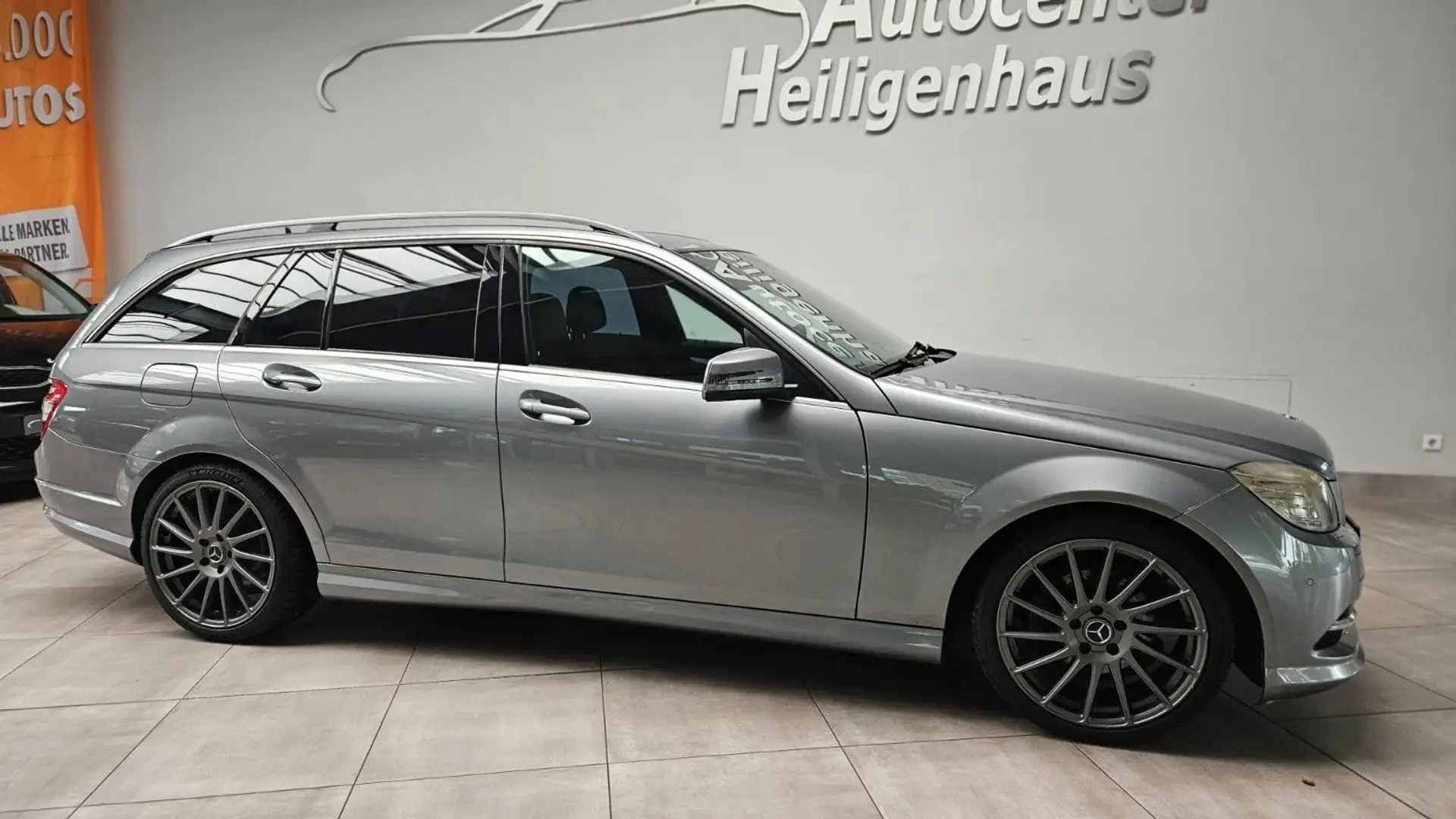 Mercedes-Benz C 200 T CGI Xenon-LED Automatik Steuerkette NEU Stříbrná - 2