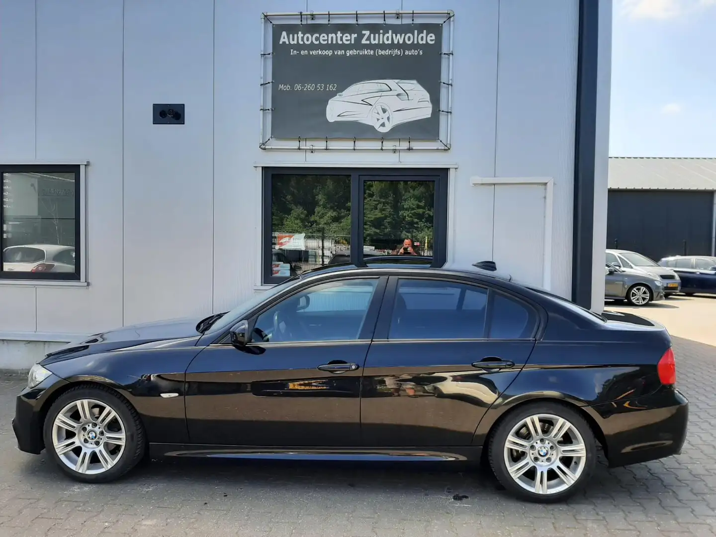 BMW 318 3-serie 318i Corporate Lease M pakket Zwart - 2