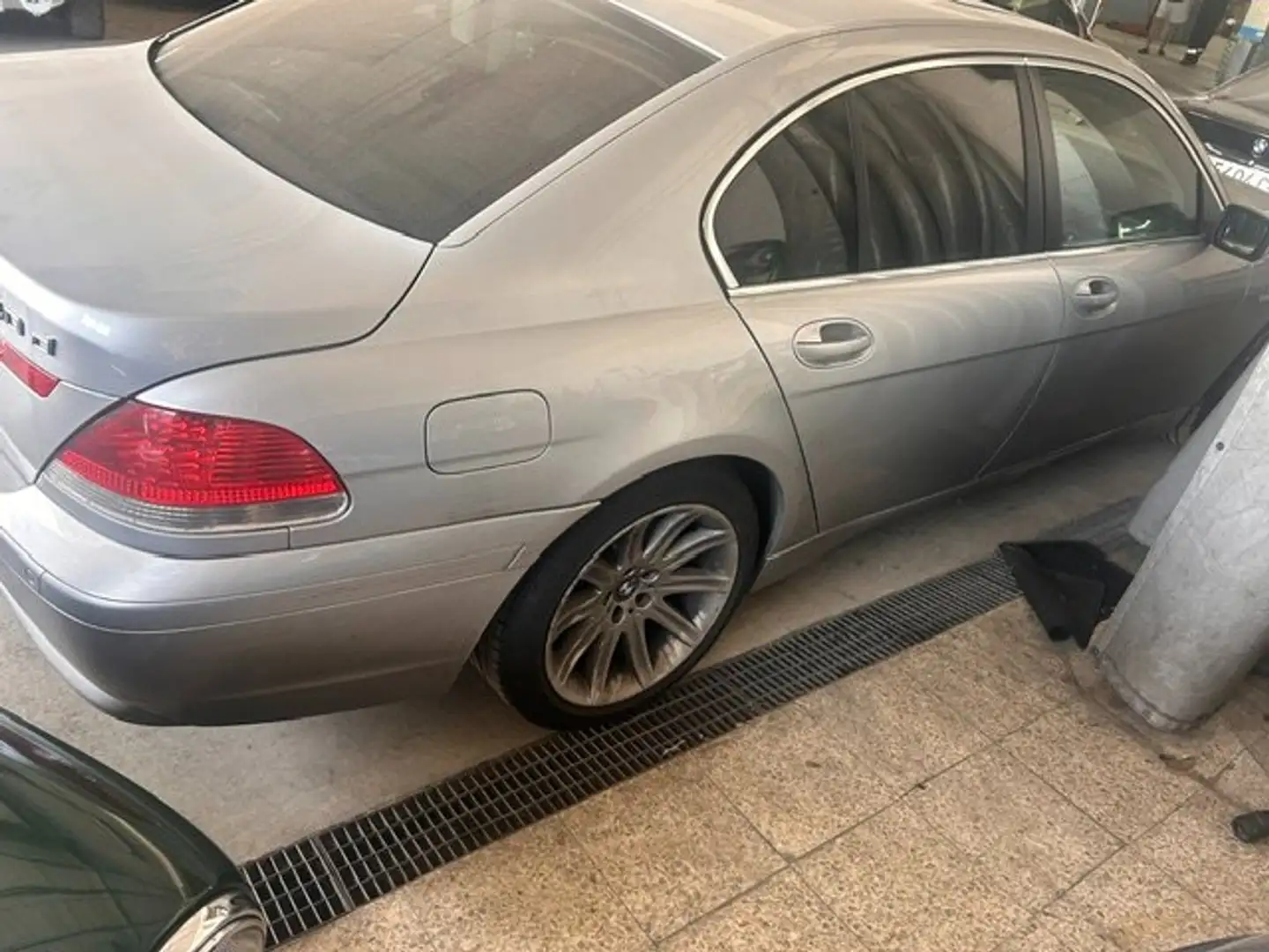 BMW 740 740d Aut. Plateado - 1