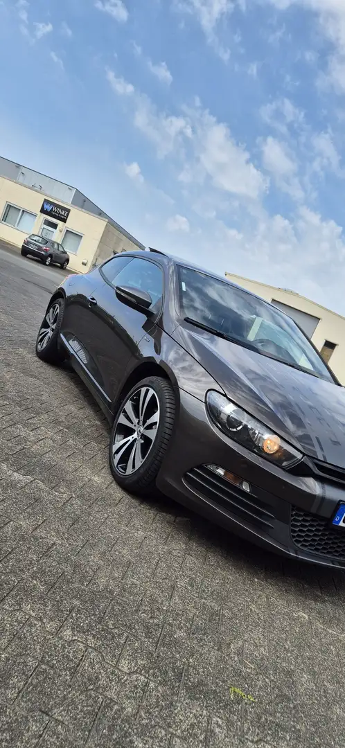 Volkswagen Scirocco 1.4 TSI 118 kW Braun - 1