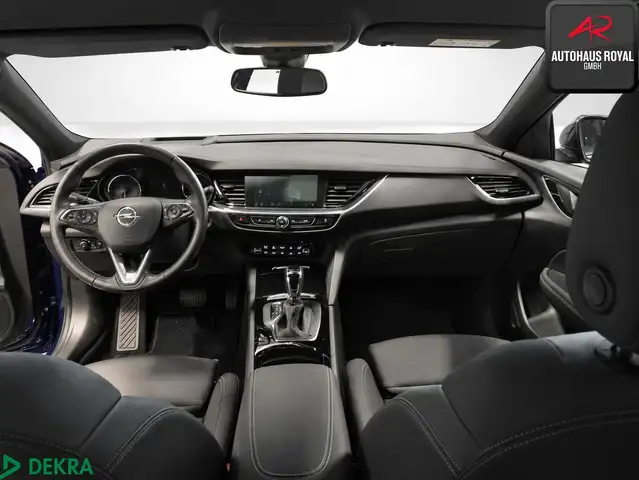 Opel Insignia view 2