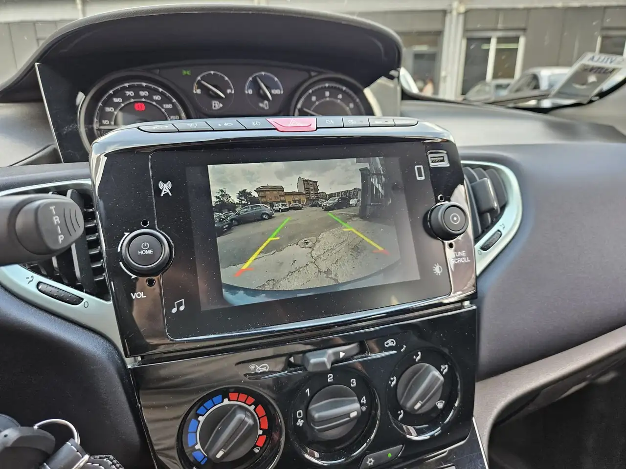 Lancia Ypsilon 2023 — фото 15
