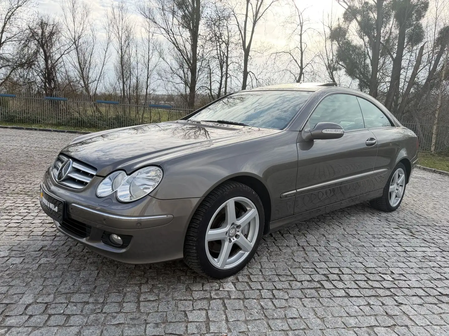 Mercedes-Benz CLK 320 CDI 1.HAND/AUTOMATIK/ABSTAND/STNDHZG/S-HEFT Gris - 1