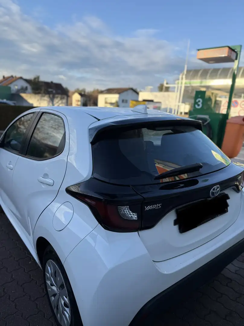 Toyota Yaris 1,5 VVT-i Hybrid Active Weiß - 2