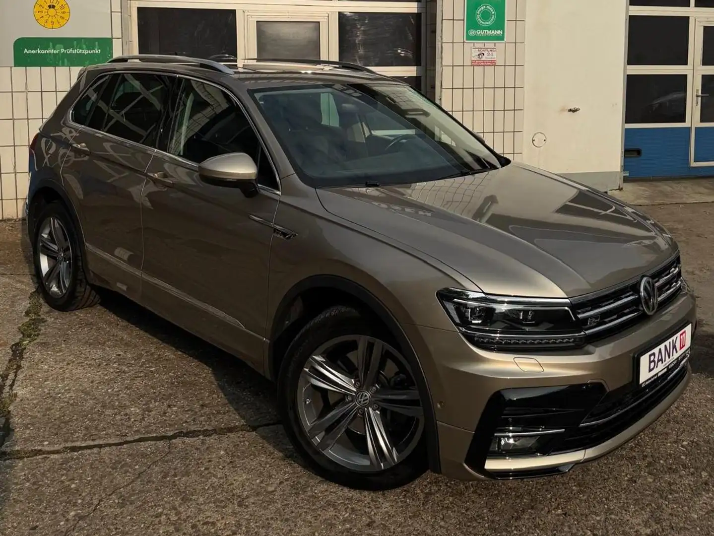 Volkswagen Tiguan *Highline*4Motion*Pano*Head UP*MwSt*Kamera*AHK* Bronze - 2