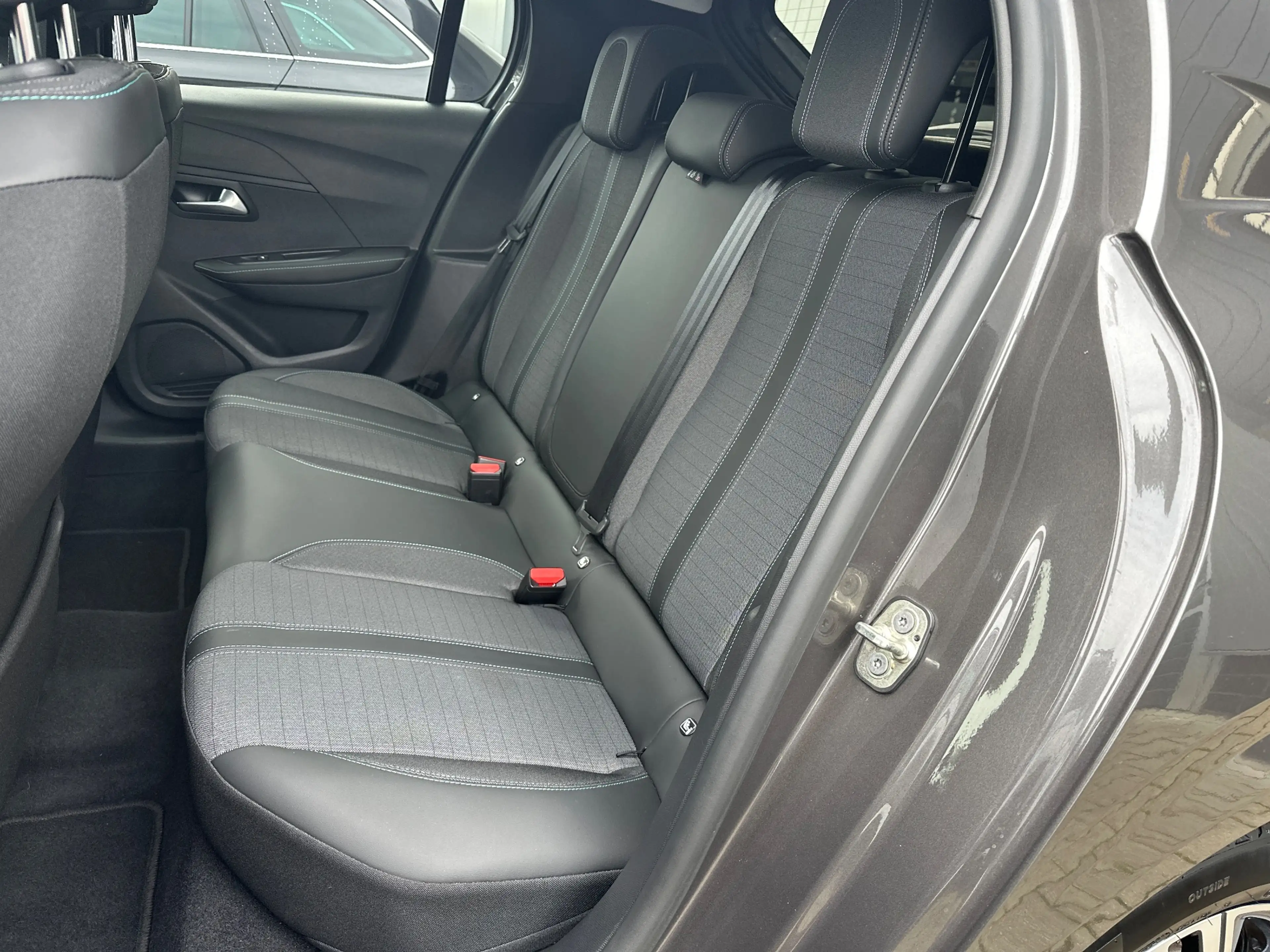 Peugeot 208 1.2 Allure PureTech LED+KAM+ACC+SHZ+KEYLESS+PDC — photo 11