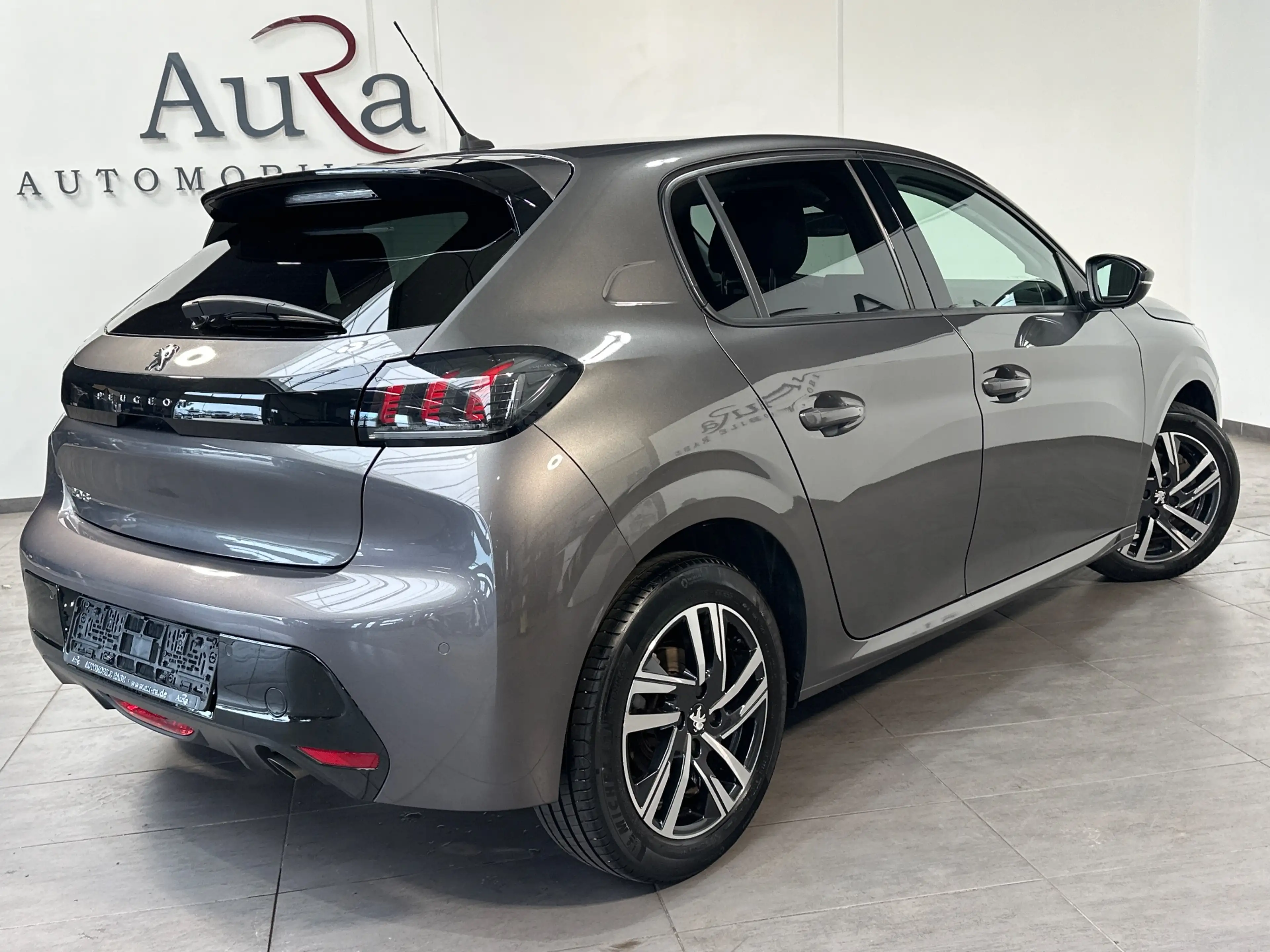 Peugeot 208 1.2 Allure PureTech LED+KAM+ACC+SHZ+KEYLESS+PDC — photo 4