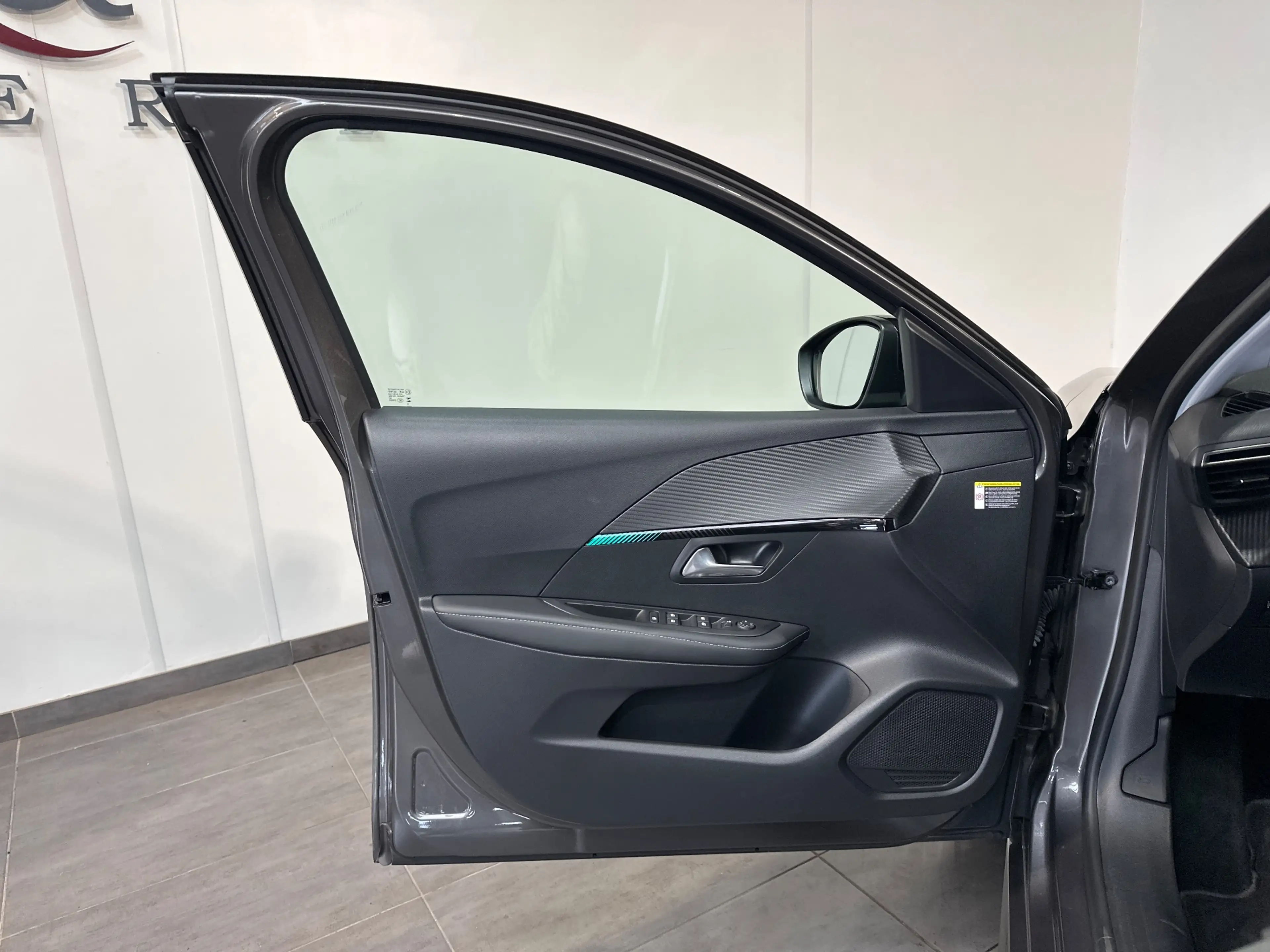 Peugeot 208 1.2 Allure PureTech LED+KAM+ACC+SHZ+KEYLESS+PDC — photo 6