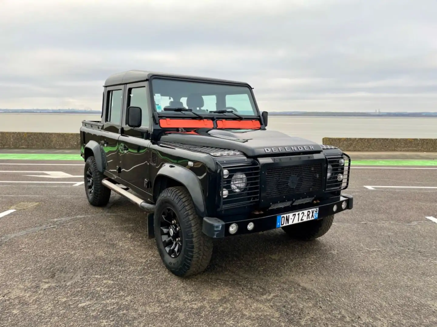 Land Rover Defender 110 TD4 Crew Cab Schwarz - 1
