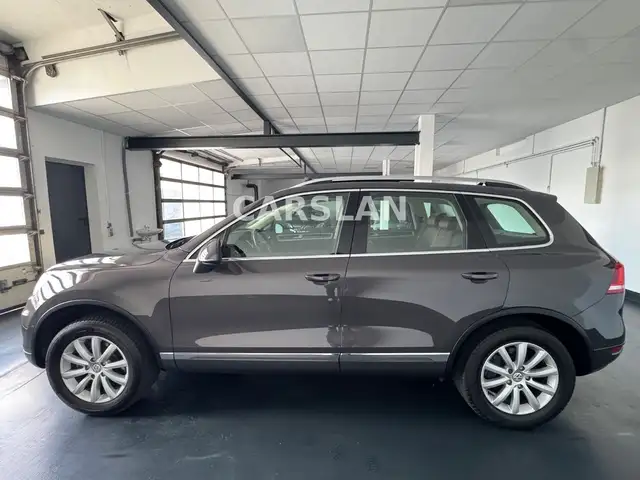Volkswagen Touareg view 9