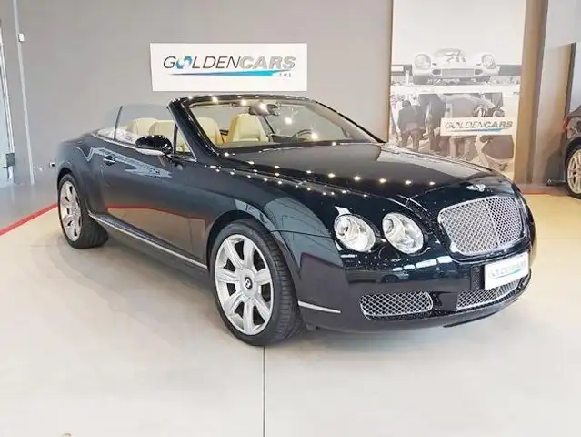 Bentley Continental GTC da 559 Cv