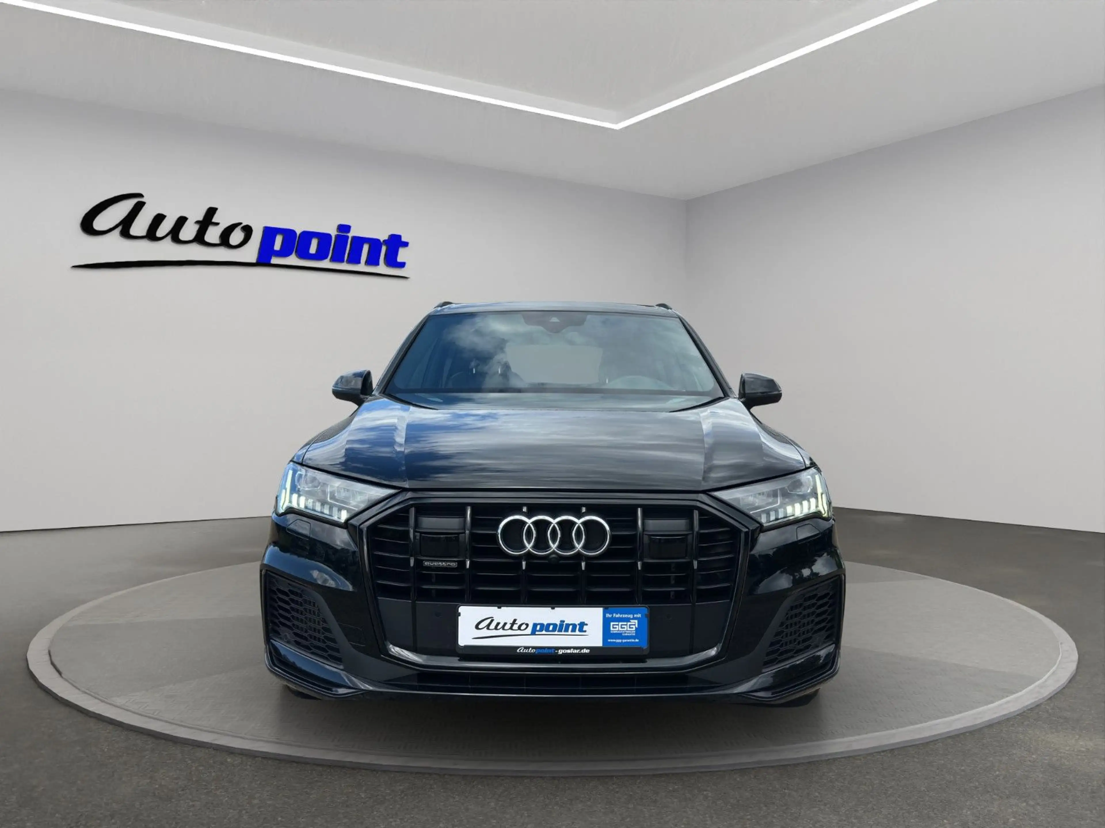 Audi Q7 60 TFSI S-LINE BLACK PANO LUFT — photo 2
