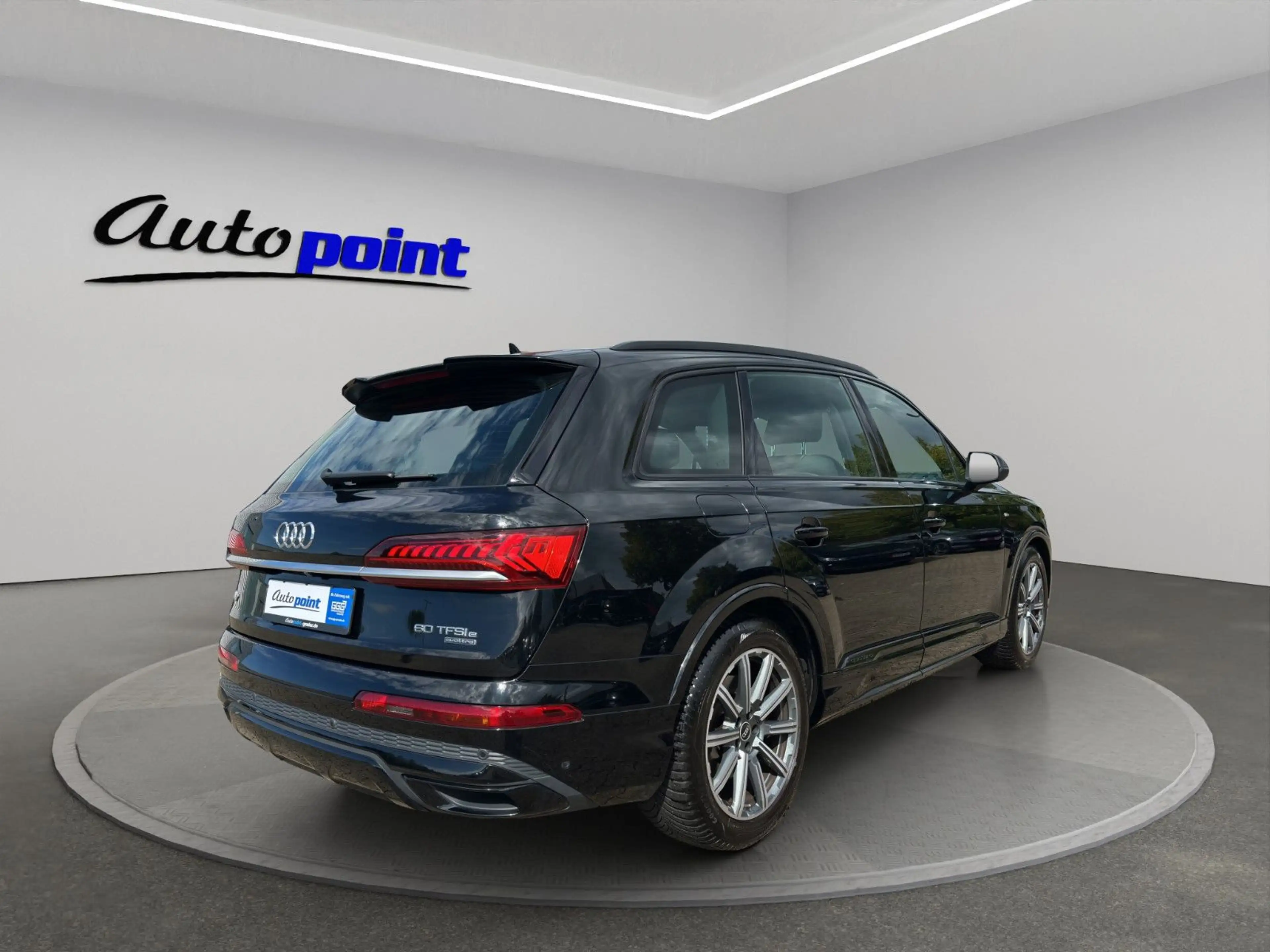 Audi Q7 60 TFSI S-LINE BLACK PANO LUFT — photo 5