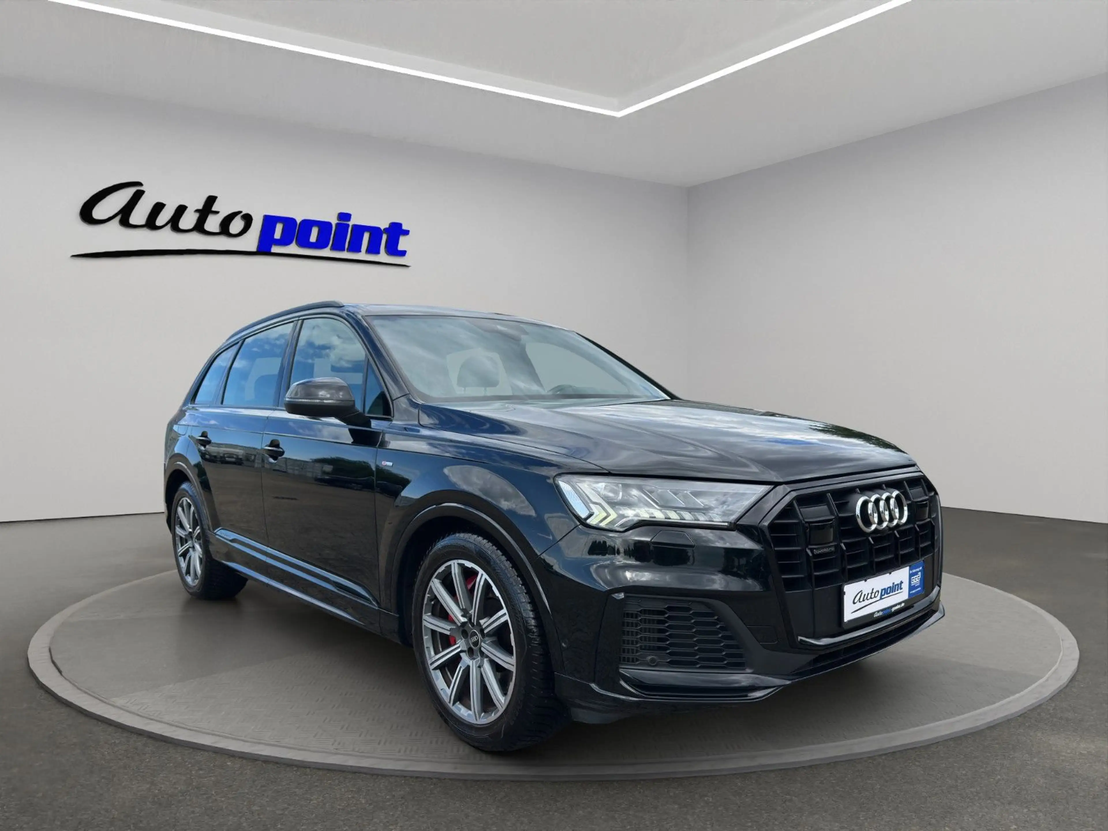 Audi Q7 60 TFSI S-LINE BLACK PANO LUFT — photo 3