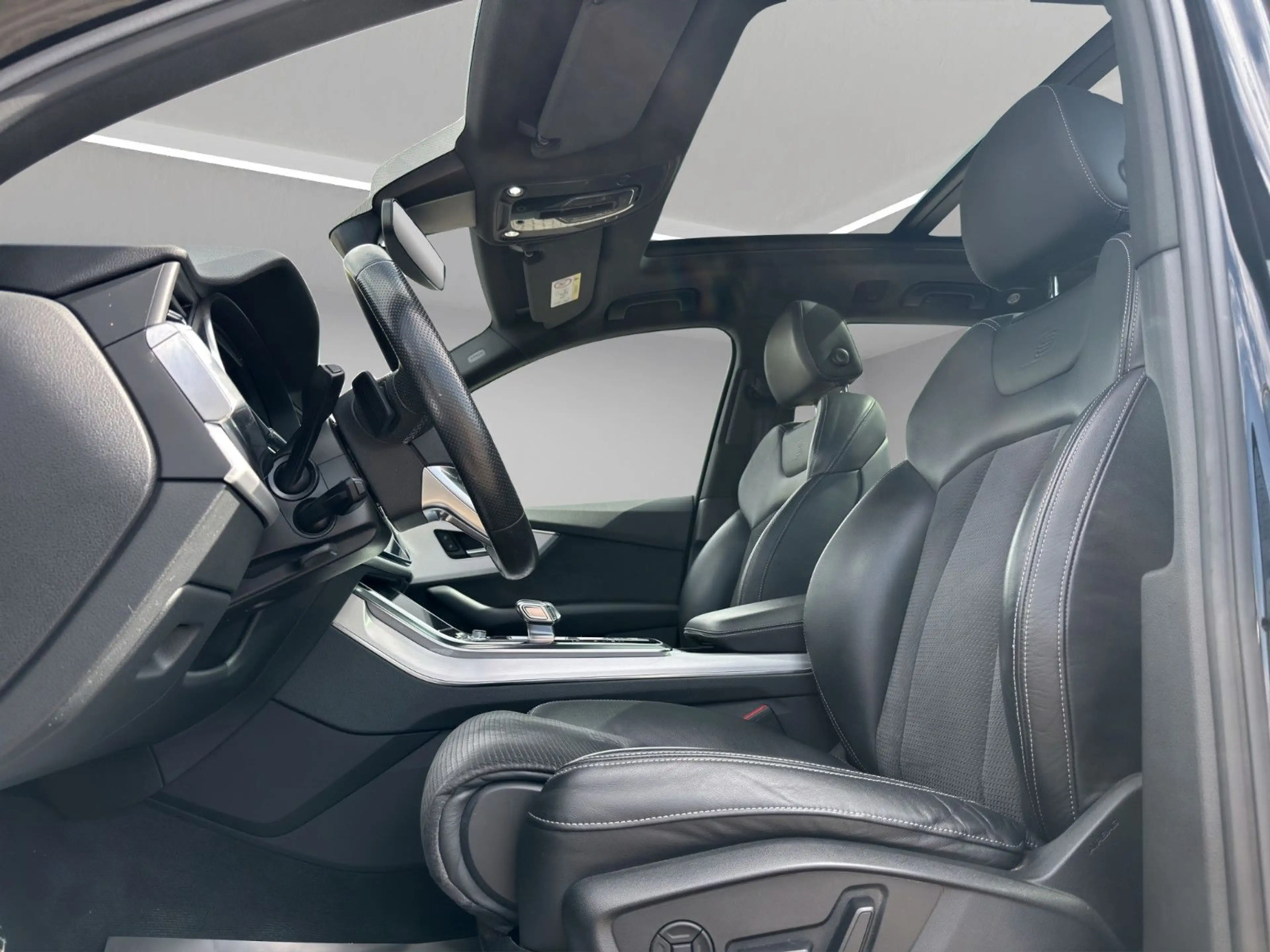 Audi Q7 60 TFSI S-LINE BLACK PANO LUFT — photo 13