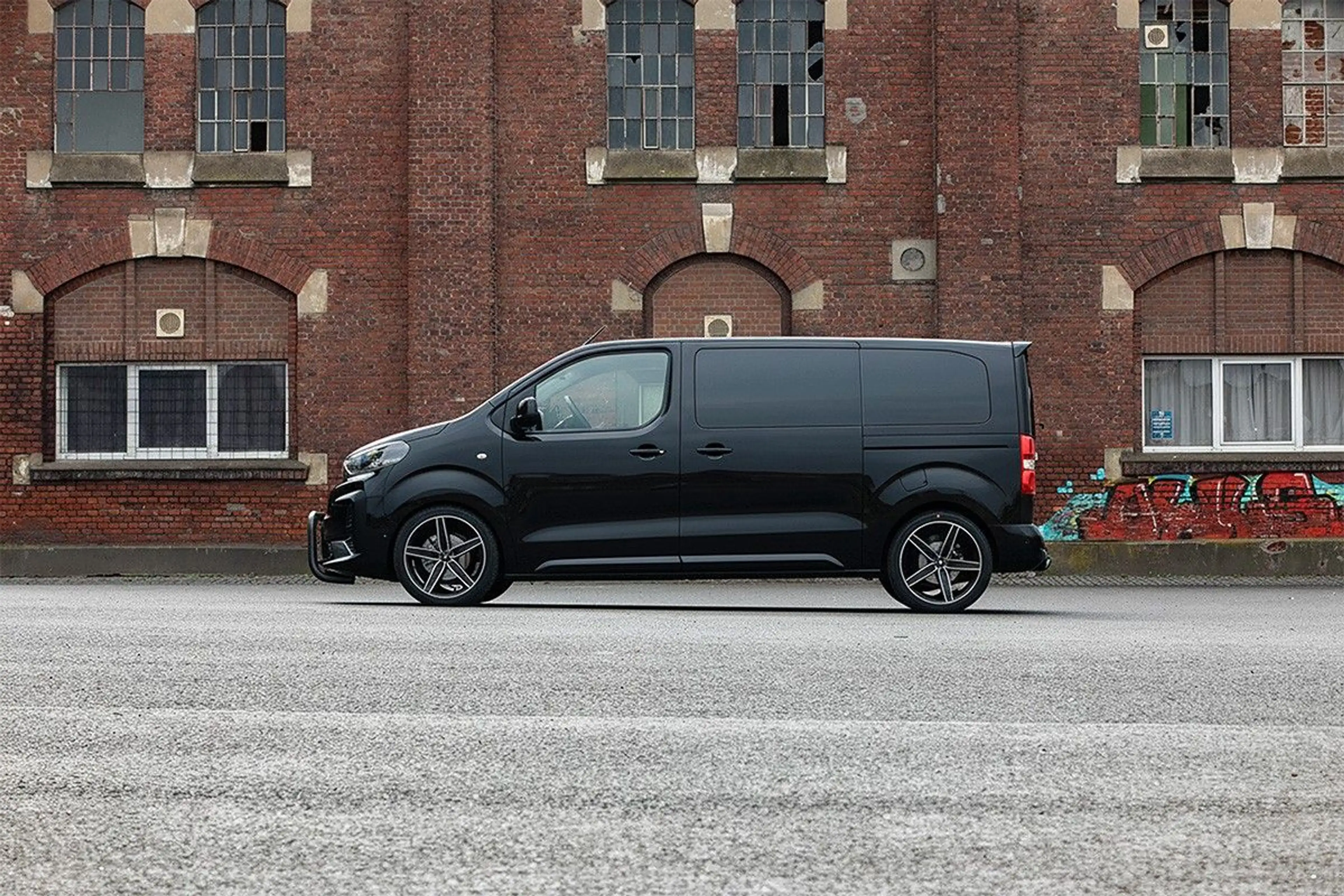 Citroen Spacetourer 2.2 HDi 180 M Max *BLACK EDITION* — photo 2