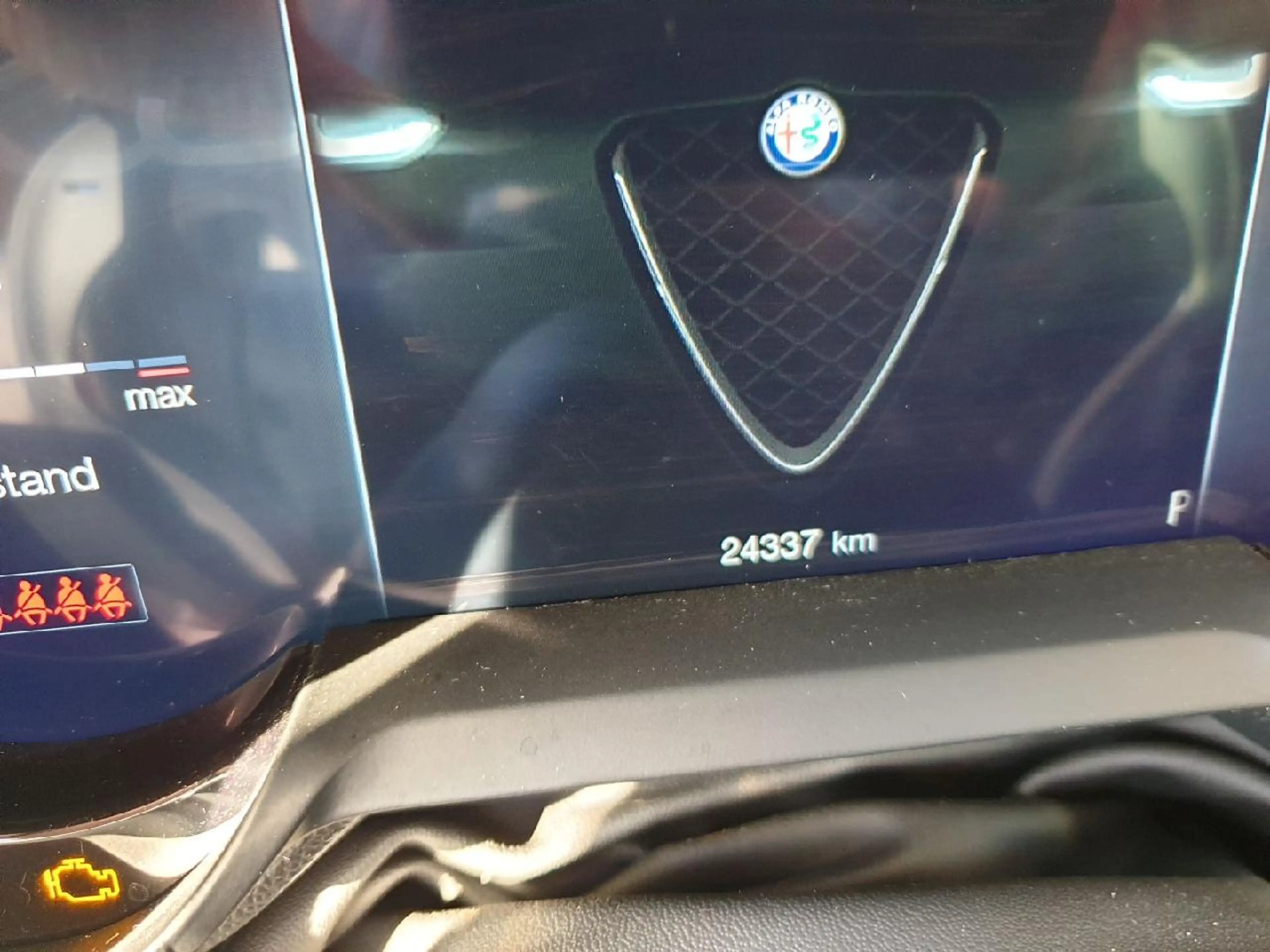 Alfa Romeo Giulia Competizione Q4 — photo 12