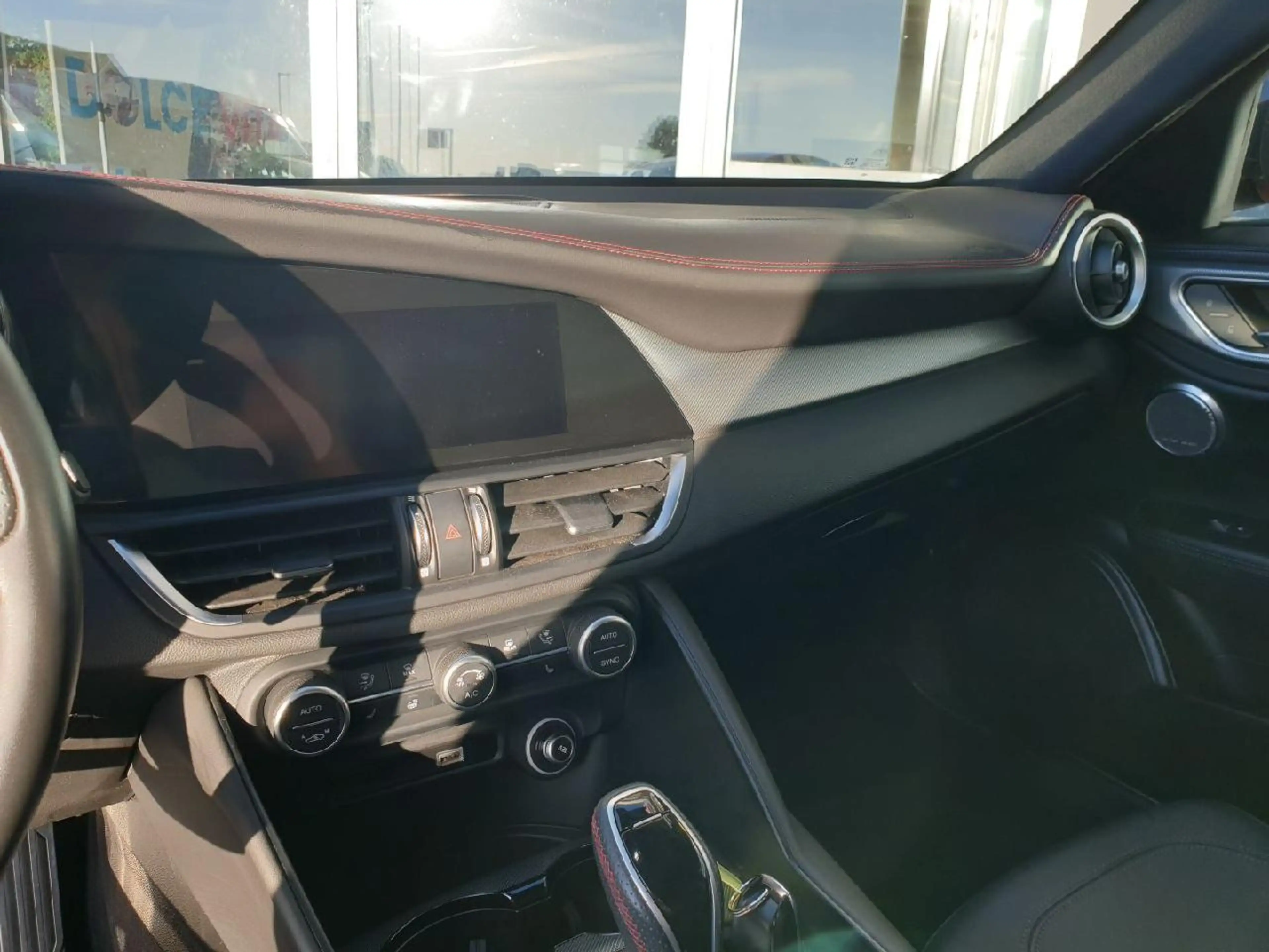 Alfa Romeo Giulia Competizione Q4 — photo 10