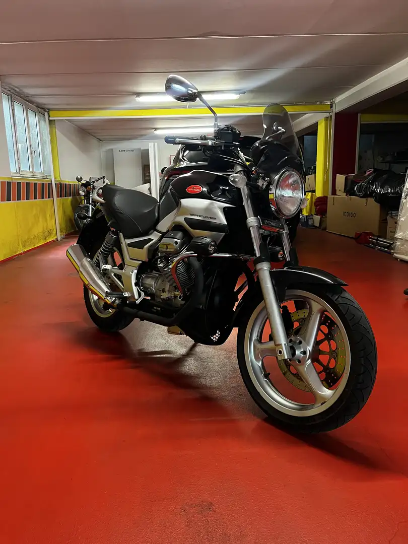 Moto Guzzi Breva 750 Zwart - 1