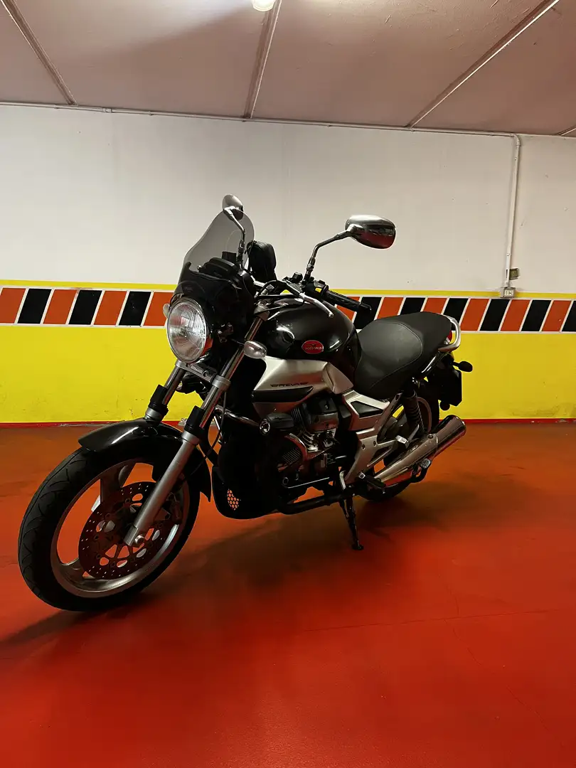 Moto Guzzi Breva 750 Zwart - 2