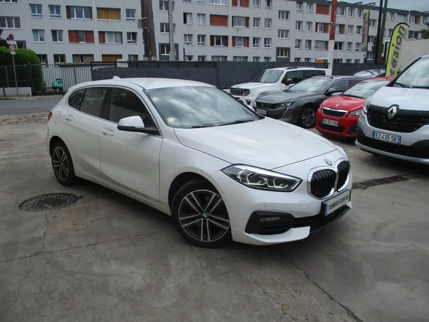 BMW 118 SERIE 118D 118d 150 ch BVA8 Business Design Blanco - 2