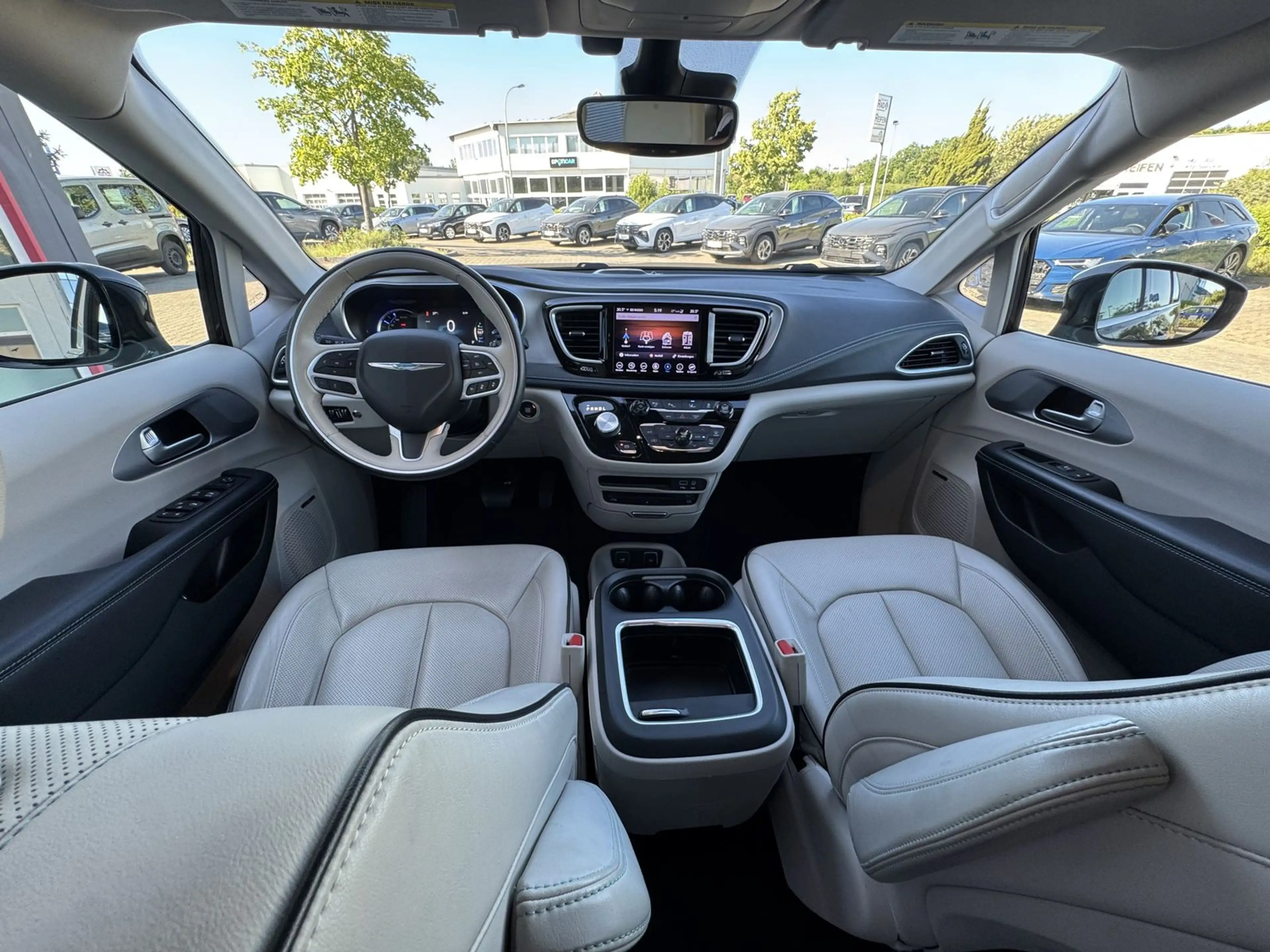 Chrysler Pacifica 3.6 V6 PHEV Limited 7-Sitze AHK Voll! — photo 10
