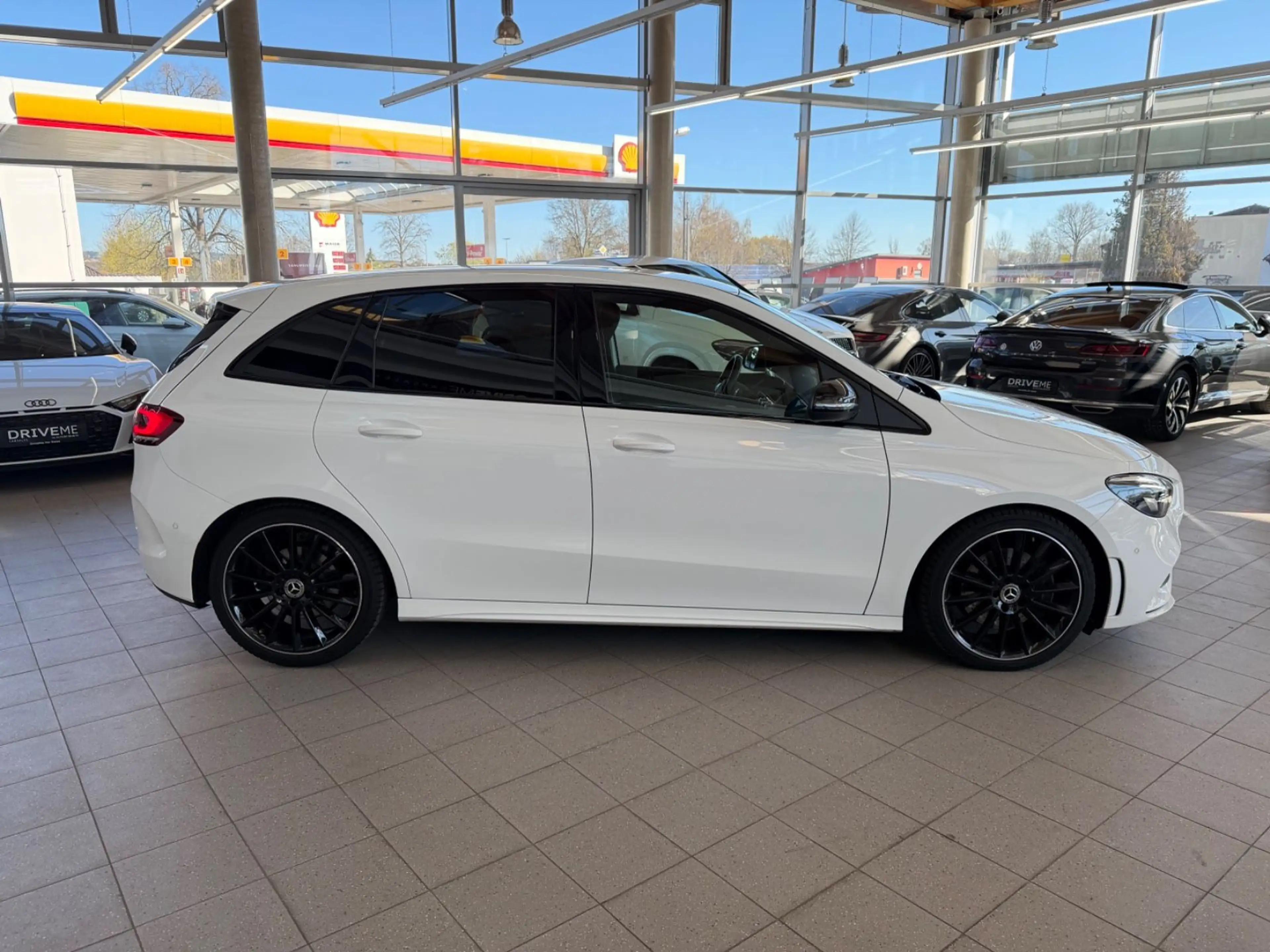 Mercedes-Benz B 220 d 4Matic AMG-Paket ACC LED Kamera — photo 5