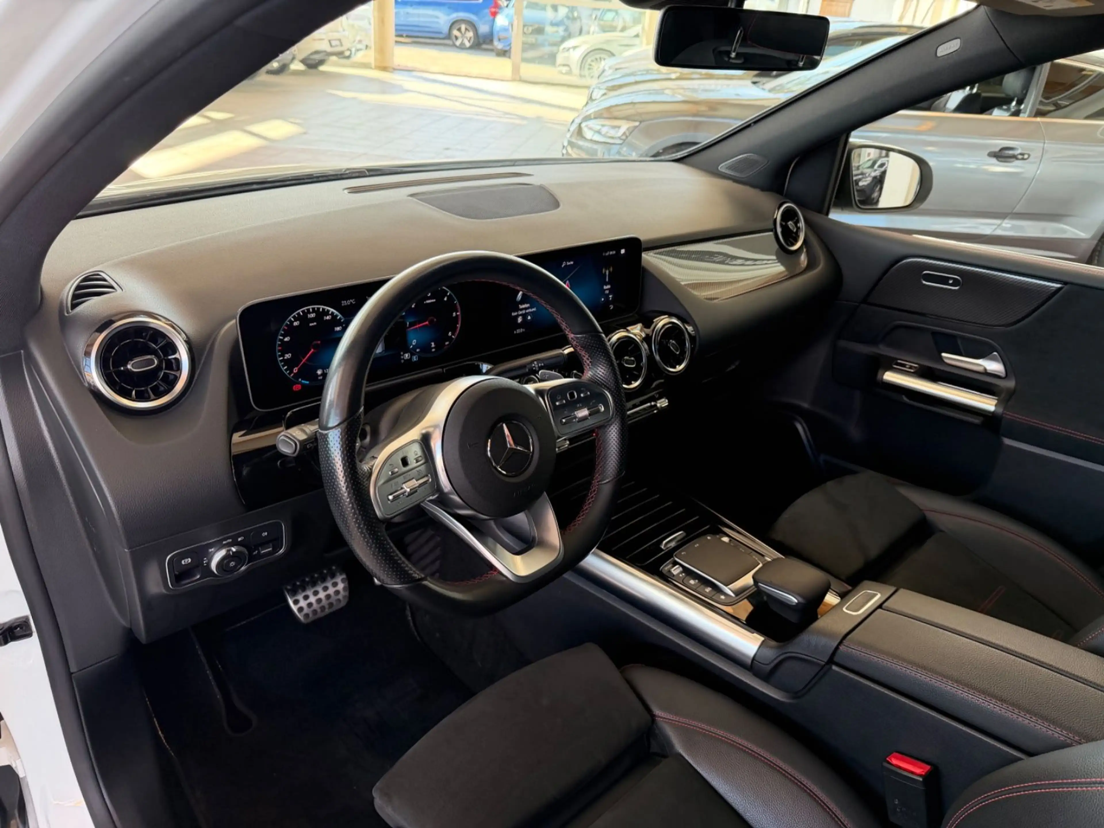 Mercedes-Benz B 220 d 4Matic AMG-Paket ACC LED Kamera — photo 13