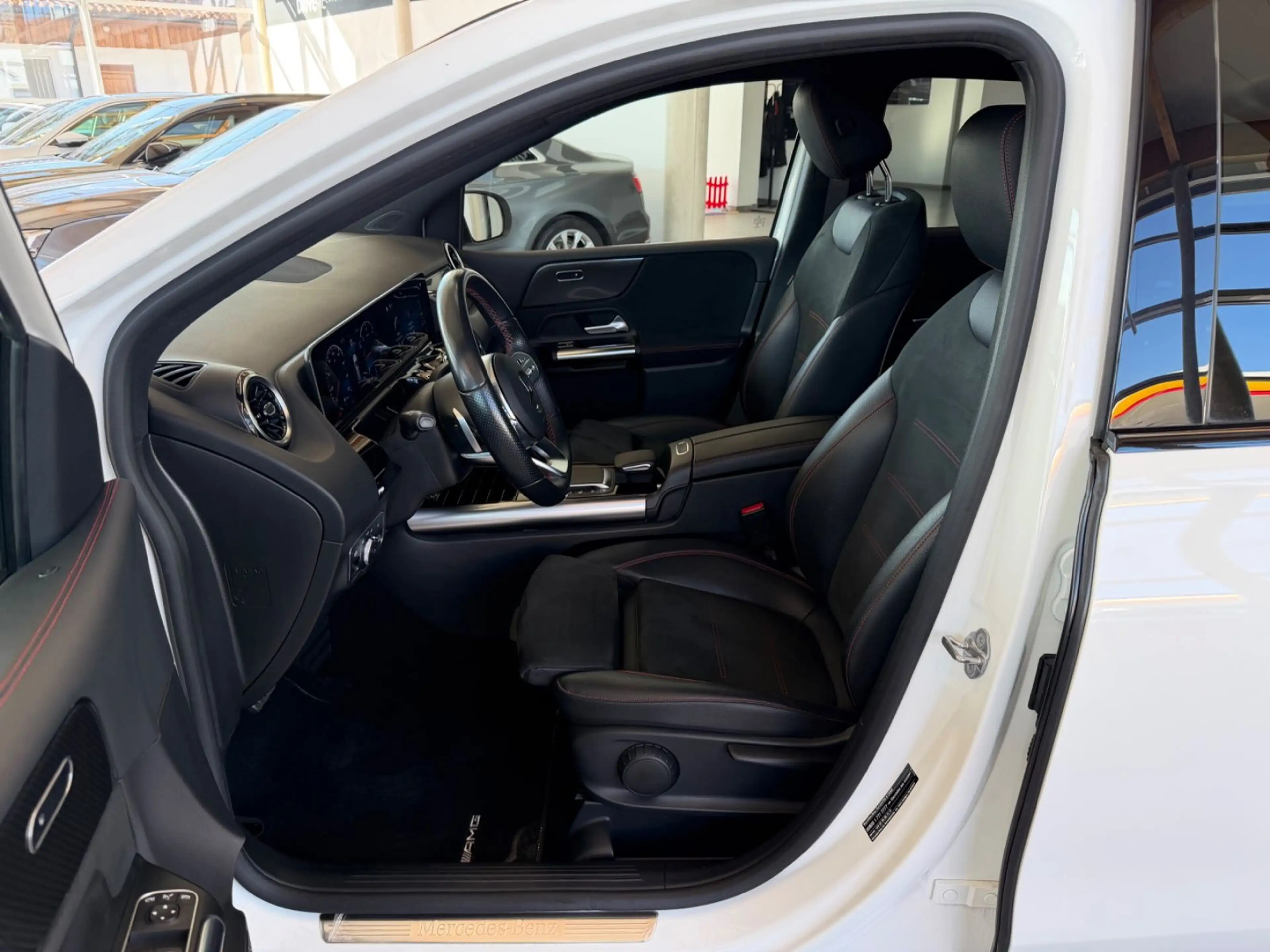 Mercedes-Benz B 220 d 4Matic AMG-Paket ACC LED Kamera — photo 14