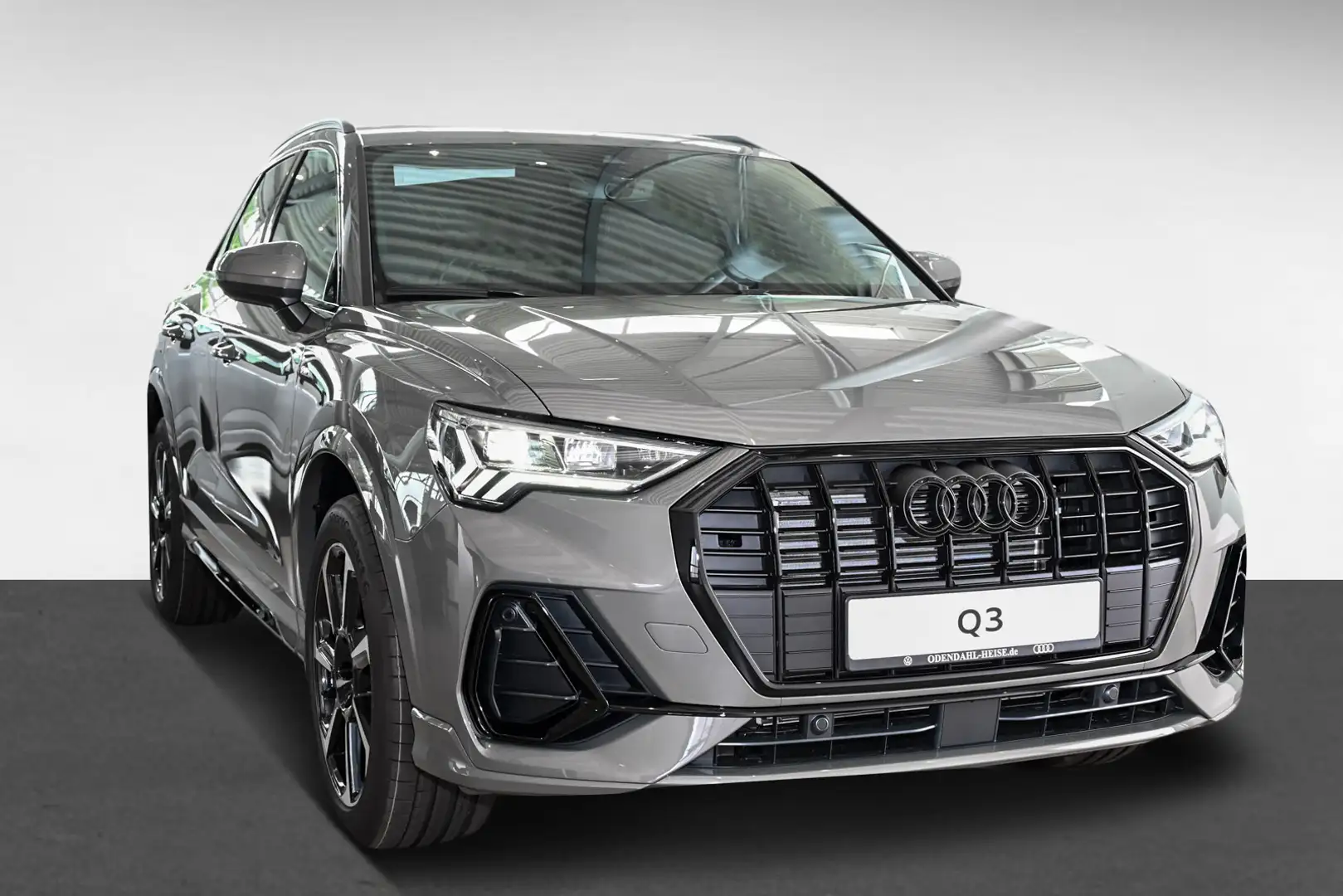 Audi Q3 S line 35 TFSI 110(150) kW(PS) S tronic  Navi Grau - 2